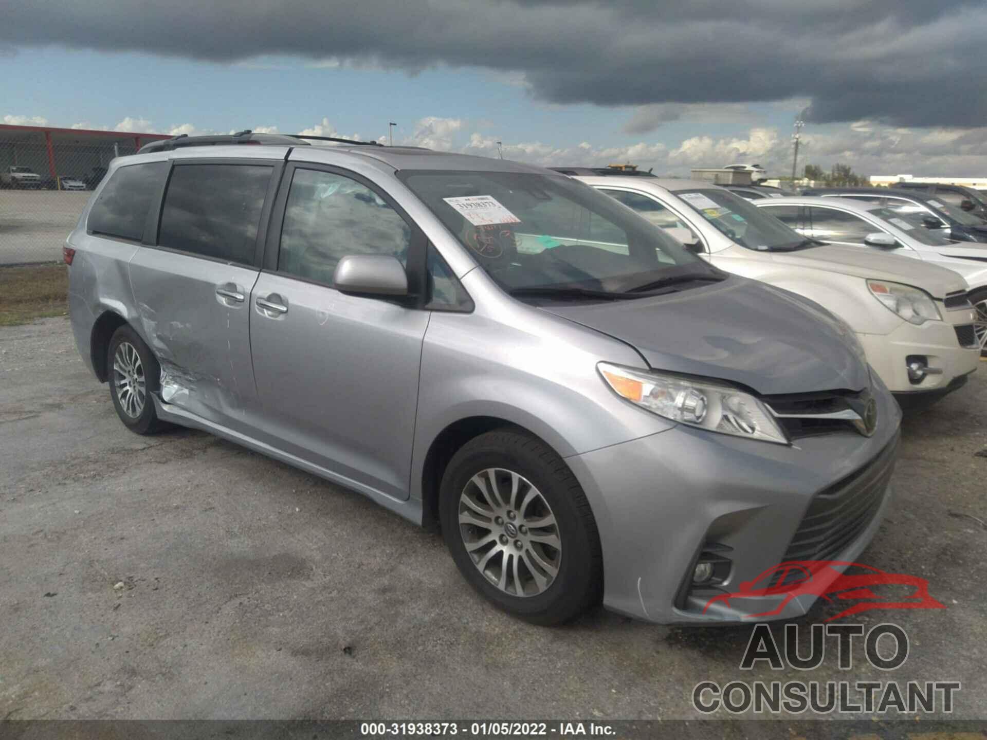 TOYOTA SIENNA 2018 - 5TDYZ3DC0JS963560