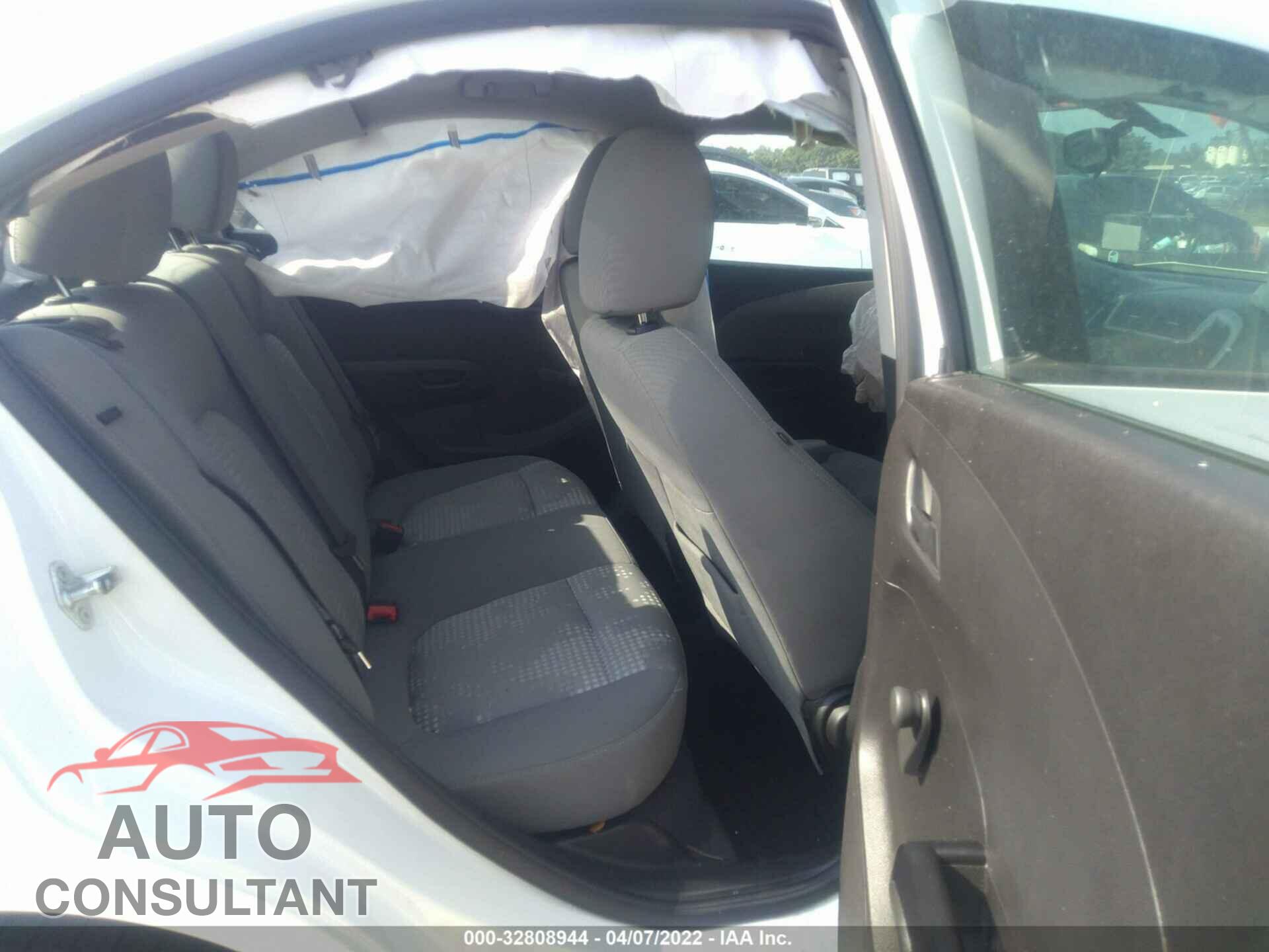 CHEVROLET SONIC 2018 - 1G1JB5SH7J4133484