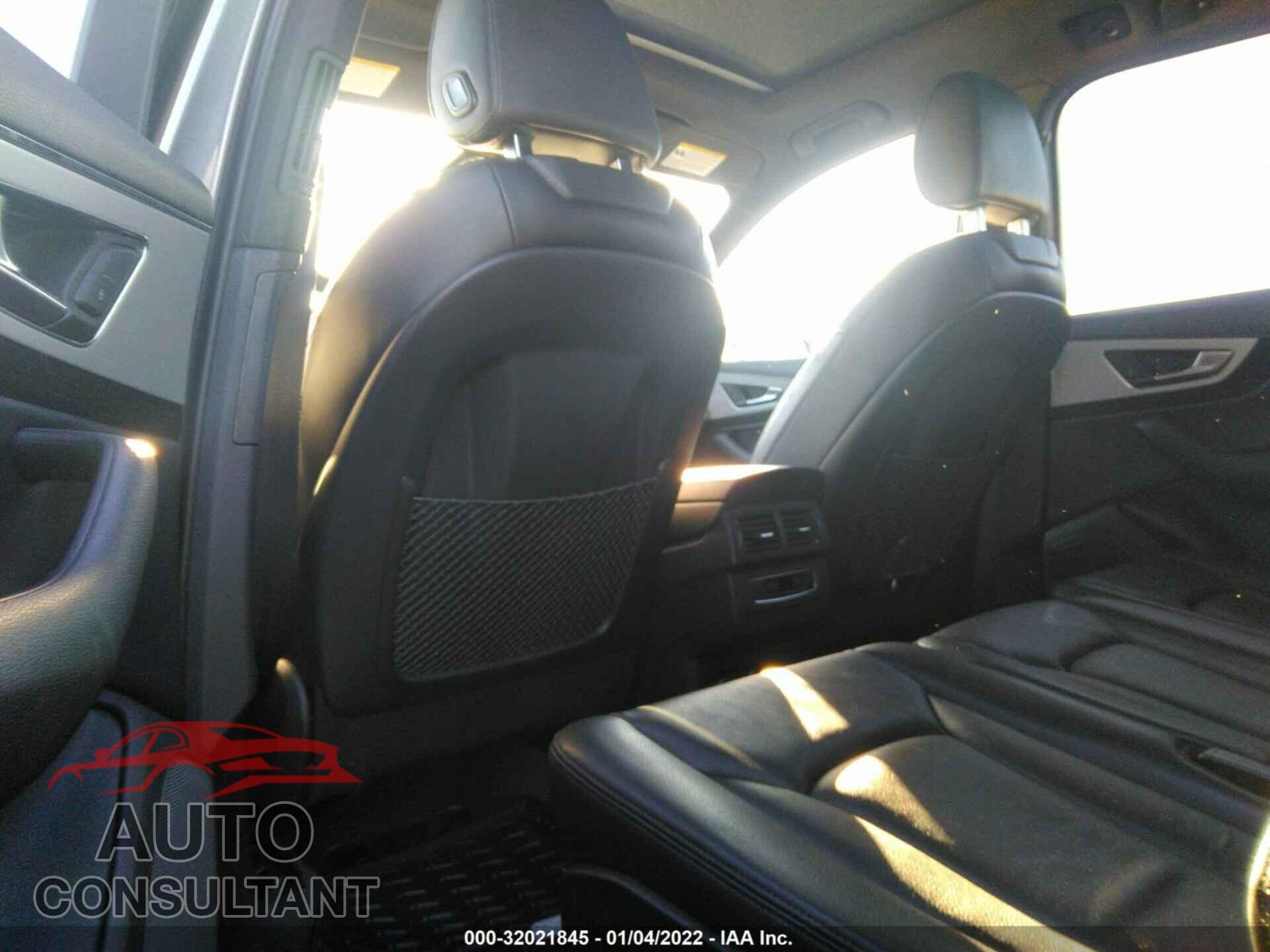 AUDI Q7 2019 - WA1AHAF76KD047370