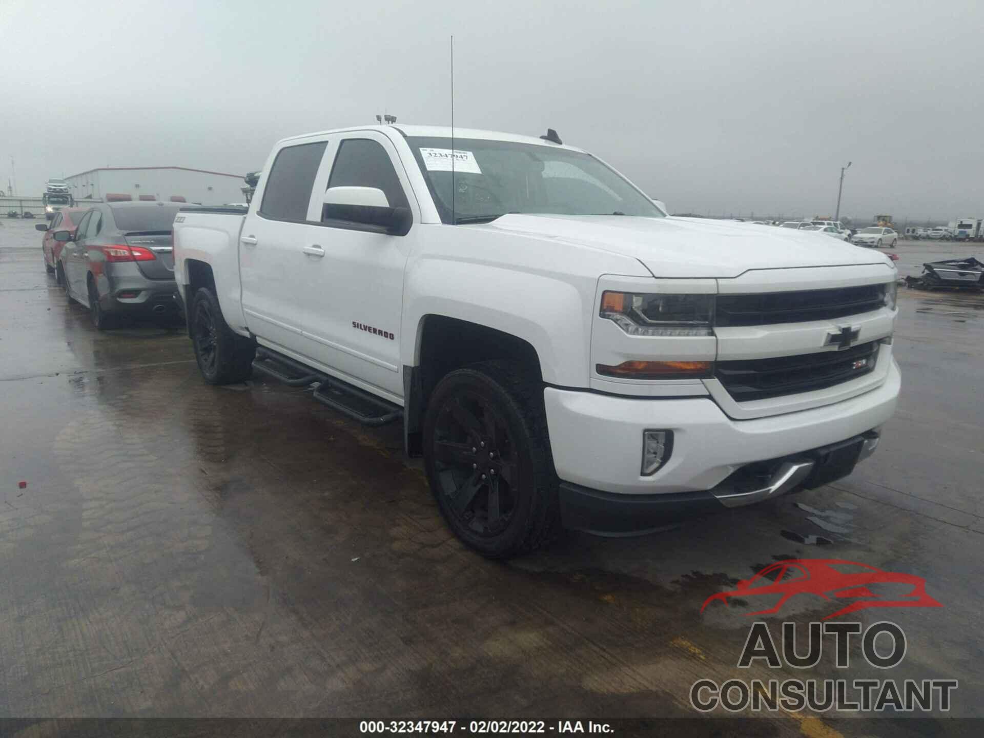 CHEVROLET SILVERADO 1500 2018 - 3GCUKREC8JG110116