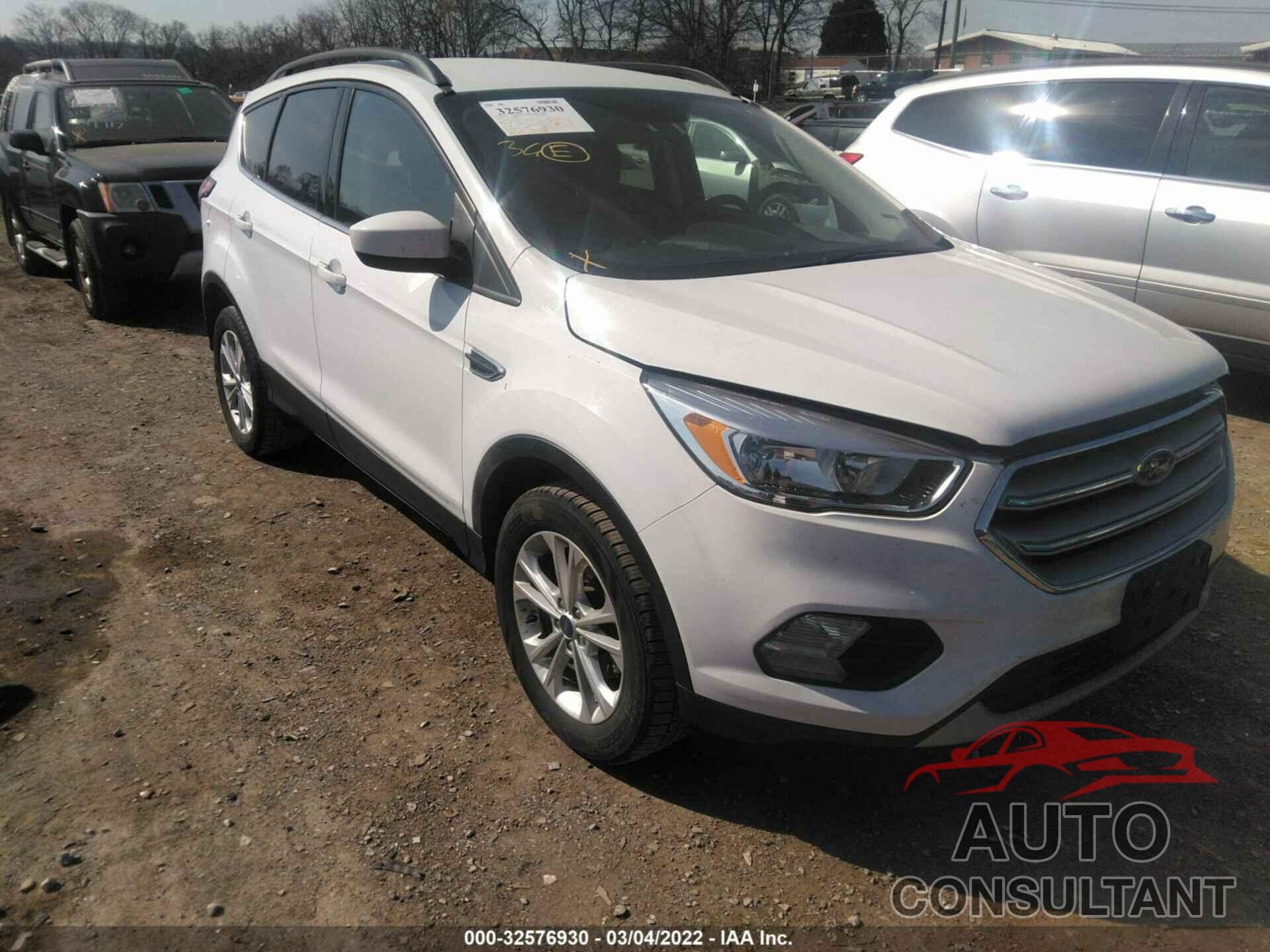 FORD ESCAPE 2018 - 1FMCU0GD8JUC60260