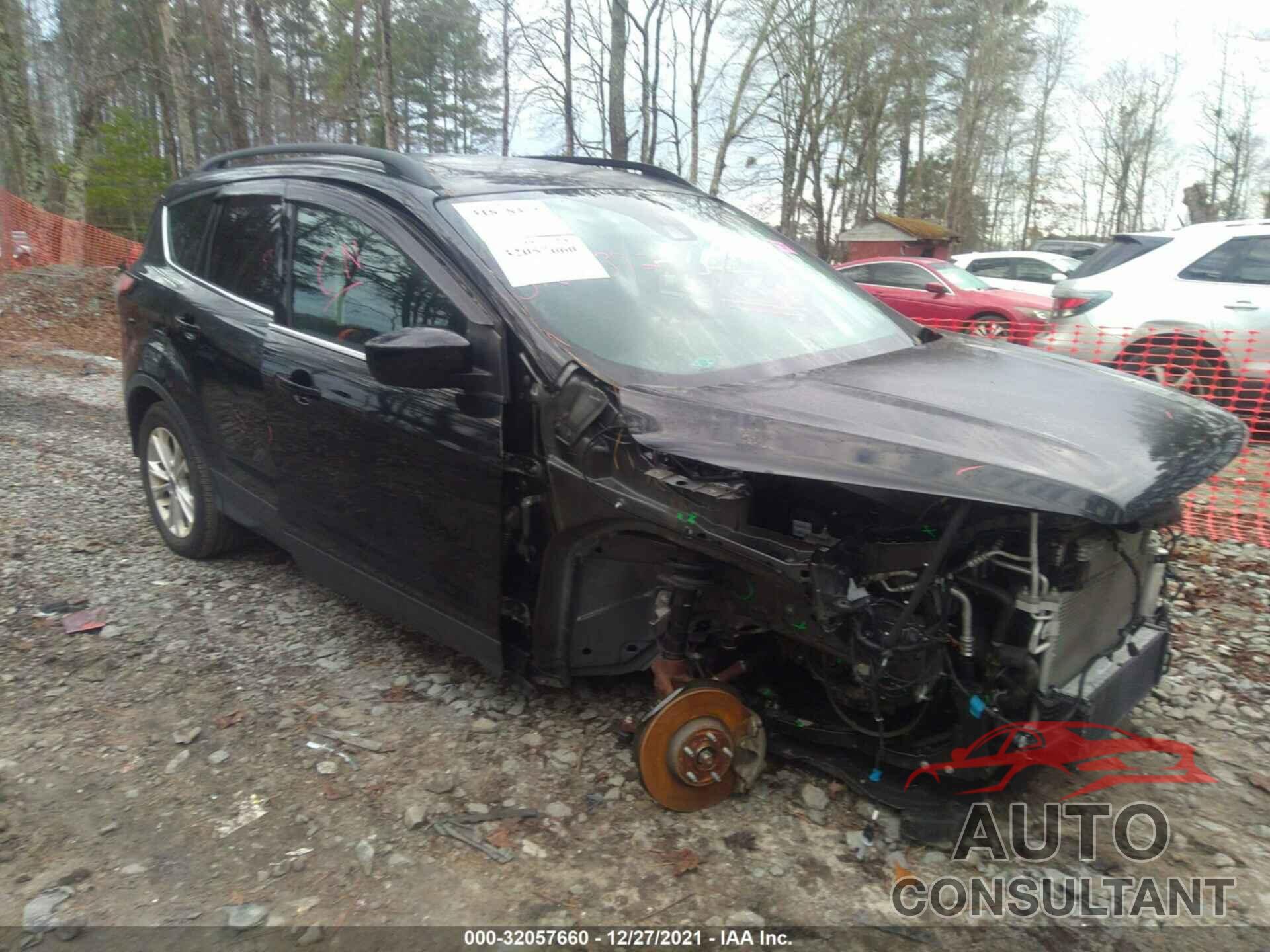FORD ESCAPE 2018 - 1FMCU0GD6JUC98182