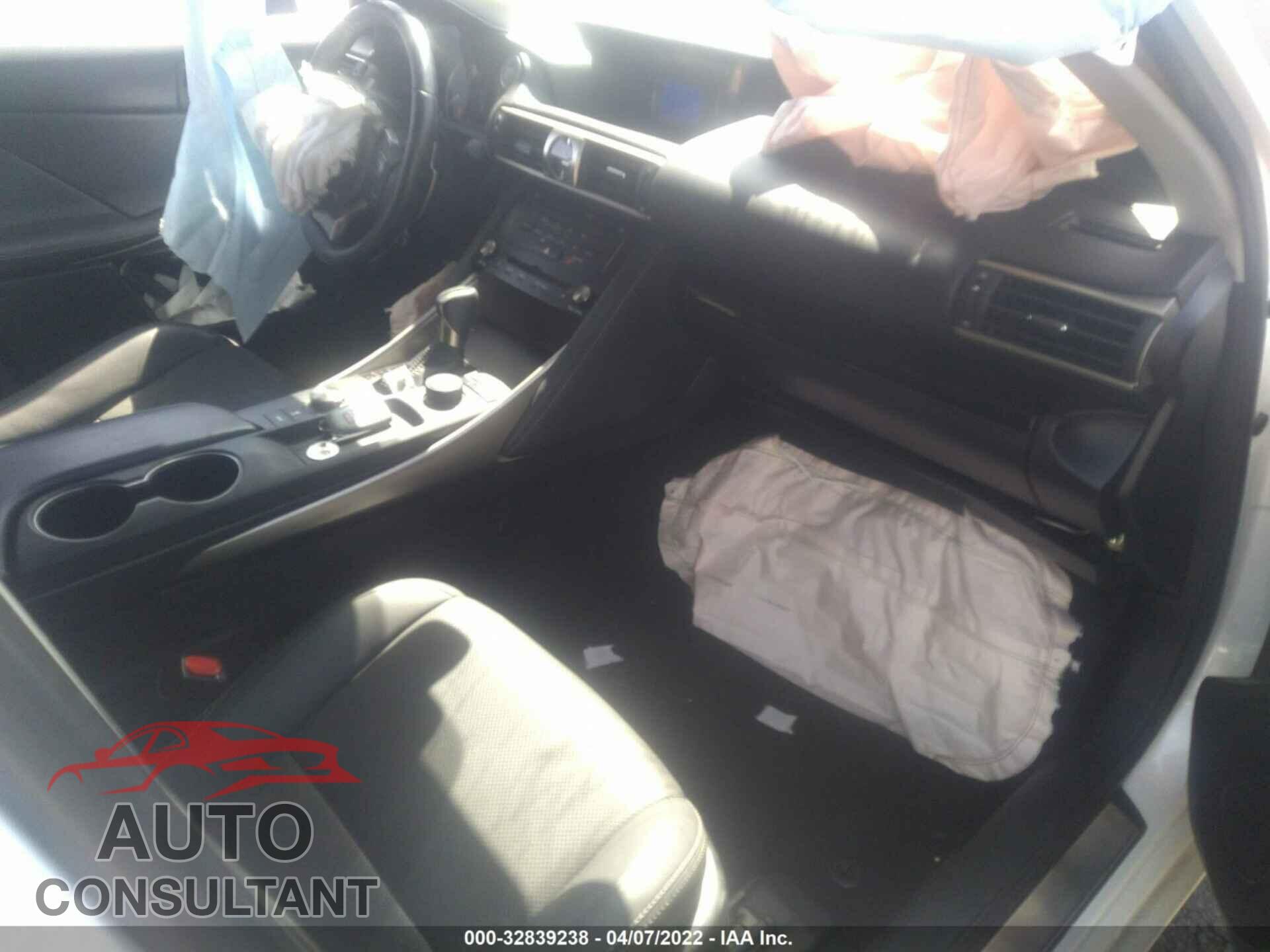 LEXUS IS 2018 - JTHBA1D21J5077048