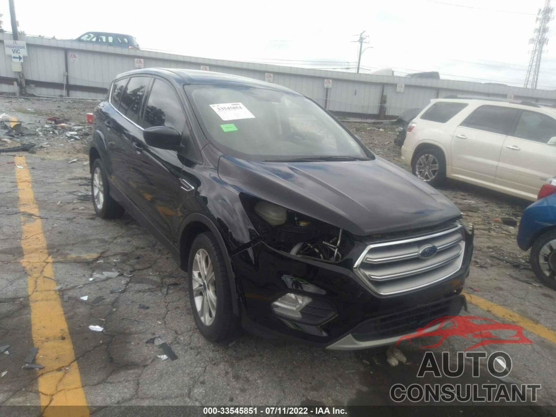 FORD ESCAPE 2017 - 1FMCU0GD8HUB19425