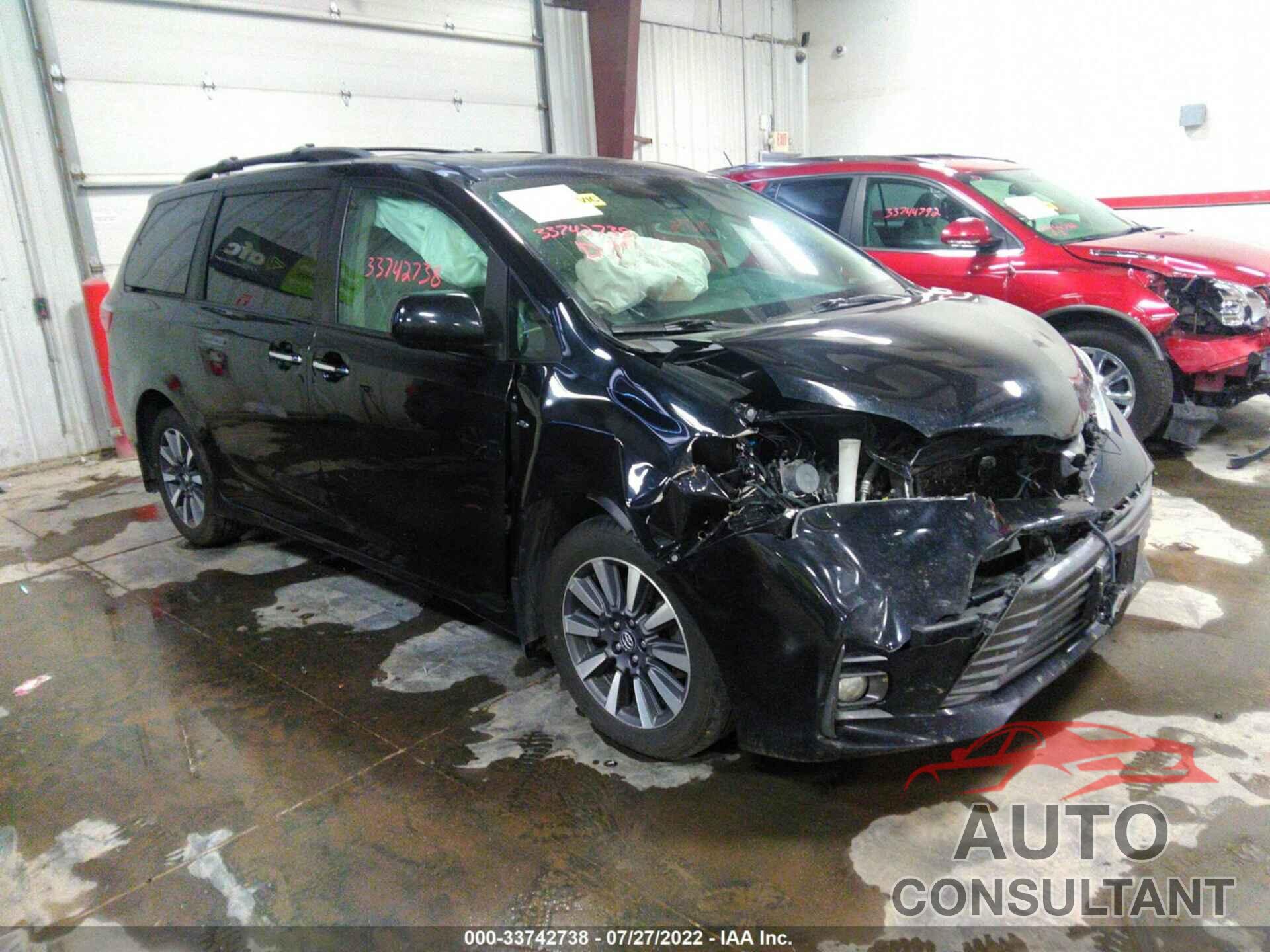 TOYOTA SIENNA 2018 - 5TDDZ3DC4JS193877