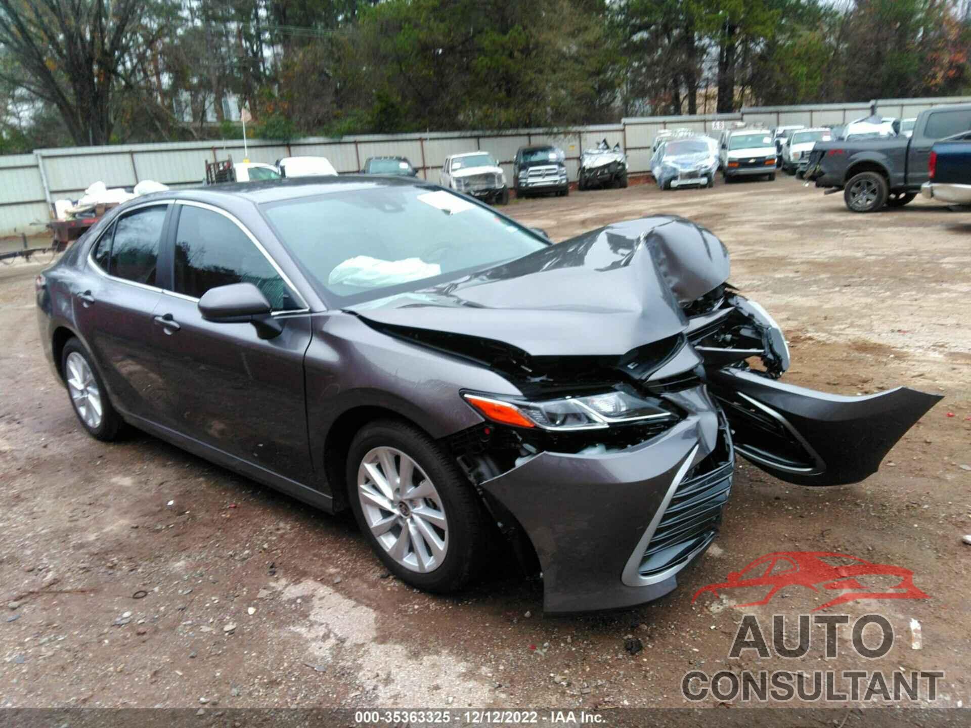 TOYOTA CAMRY 2022 - 4T1C11AK5NU069696