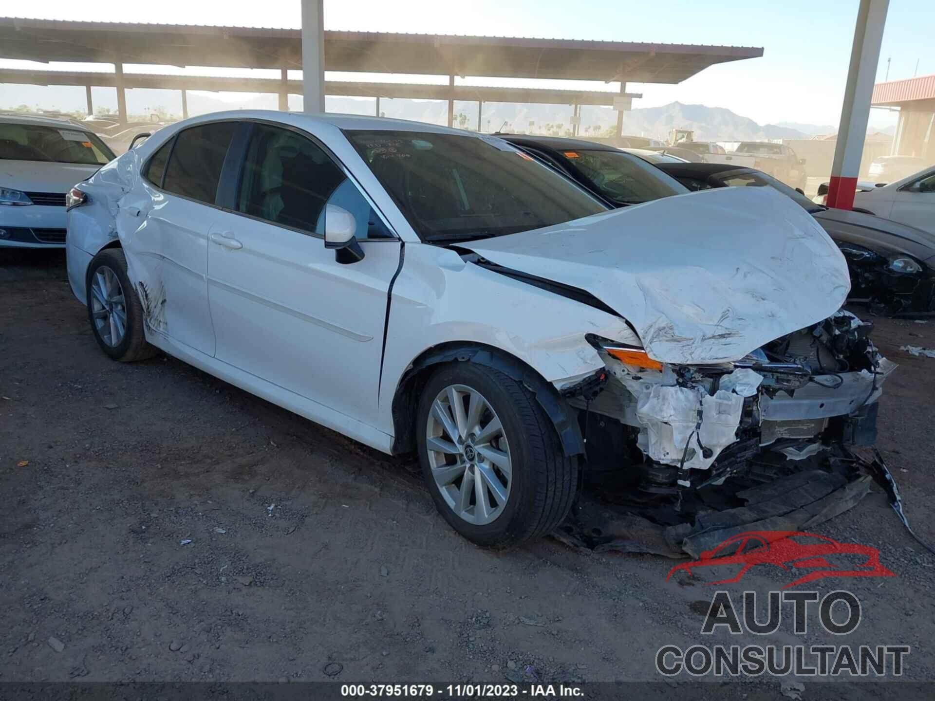TOYOTA CAMRY 2022 - 4T1C11AK6NU687495