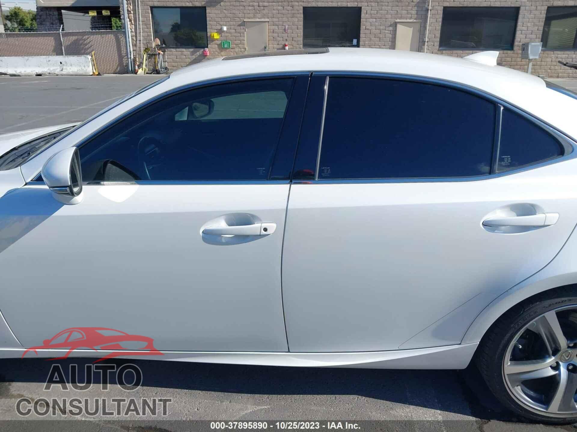 LEXUS IS 2017 - JTHBA1D26H5044122