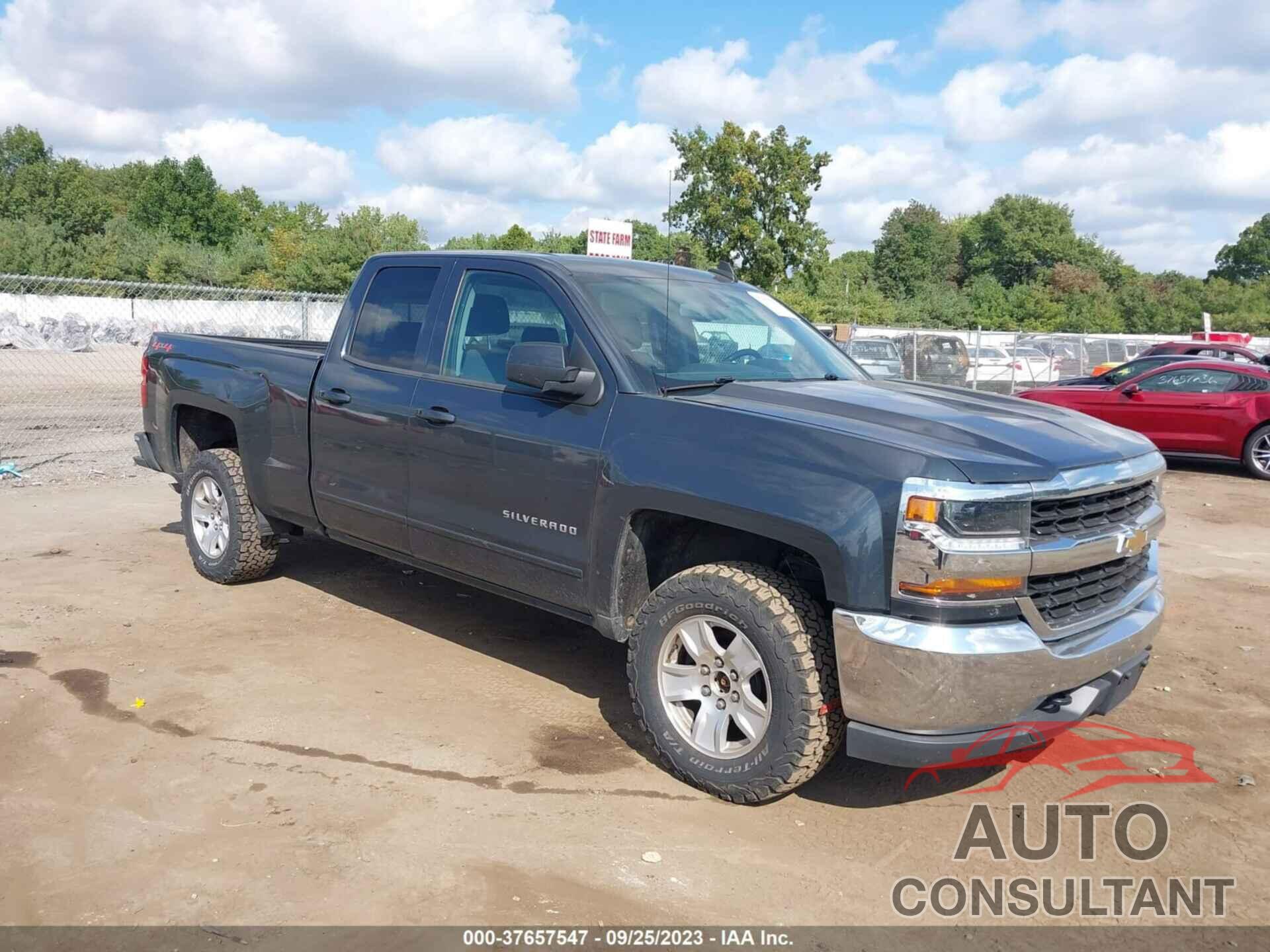 CHEVROLET SILVERADO 1500 2018 - 1GCVKREC2JZ152382