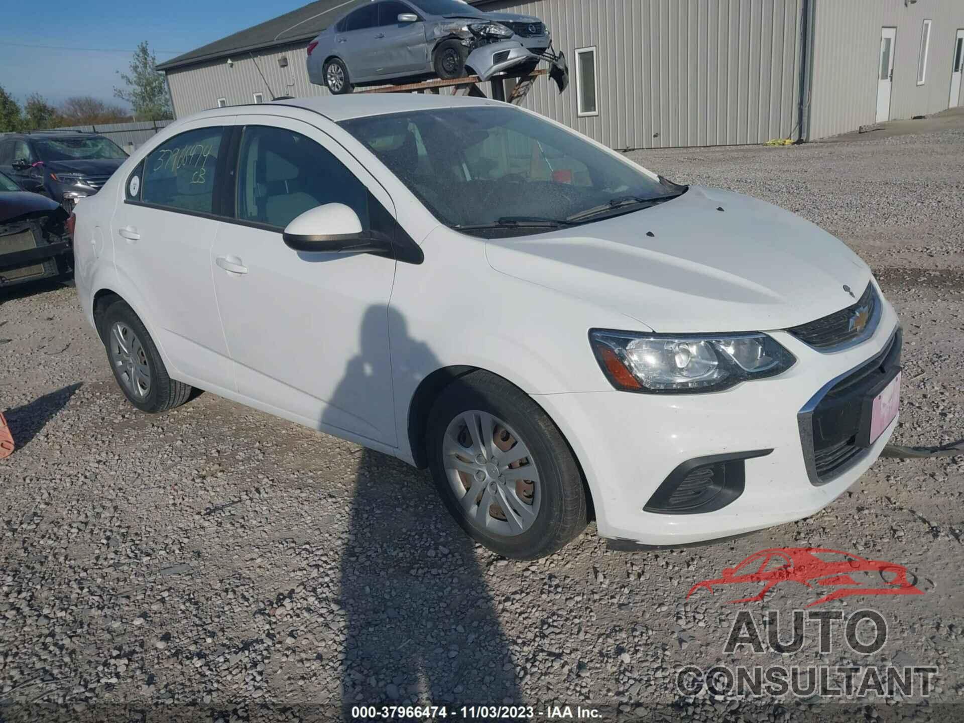 CHEVROLET SONIC 2017 - 1G1JB5SHXH4168756