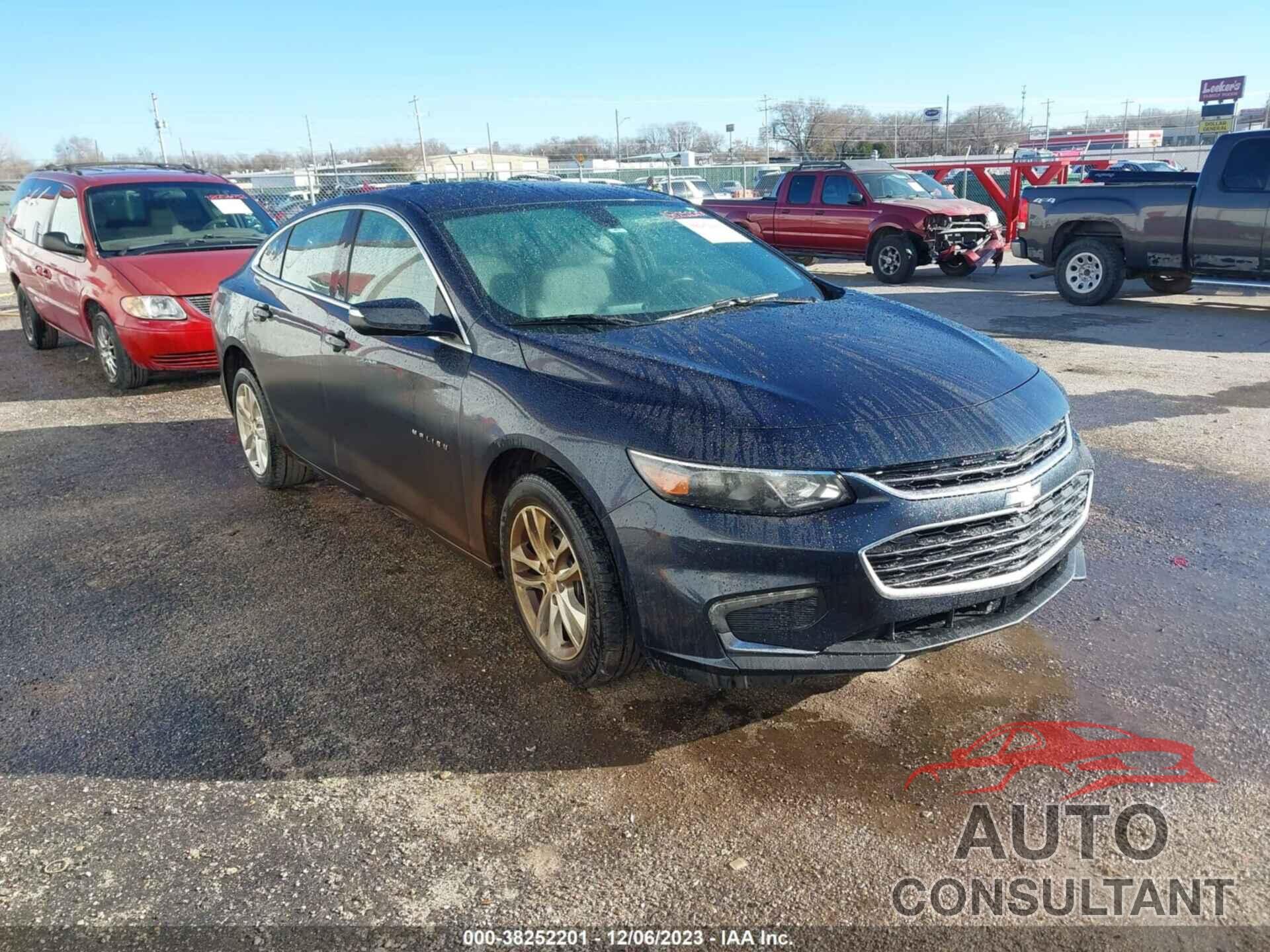CHEVROLET MALIBU 2017 - 1G1ZE5ST1HF120436