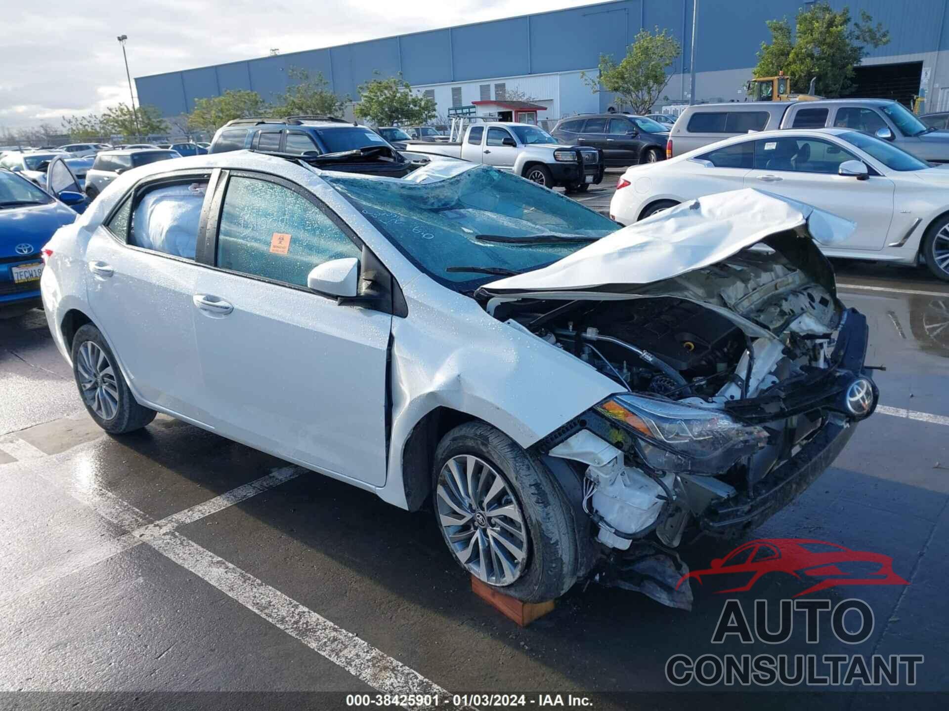 TOYOTA COROLLA 2018 - 5YFBURHE6JP793491