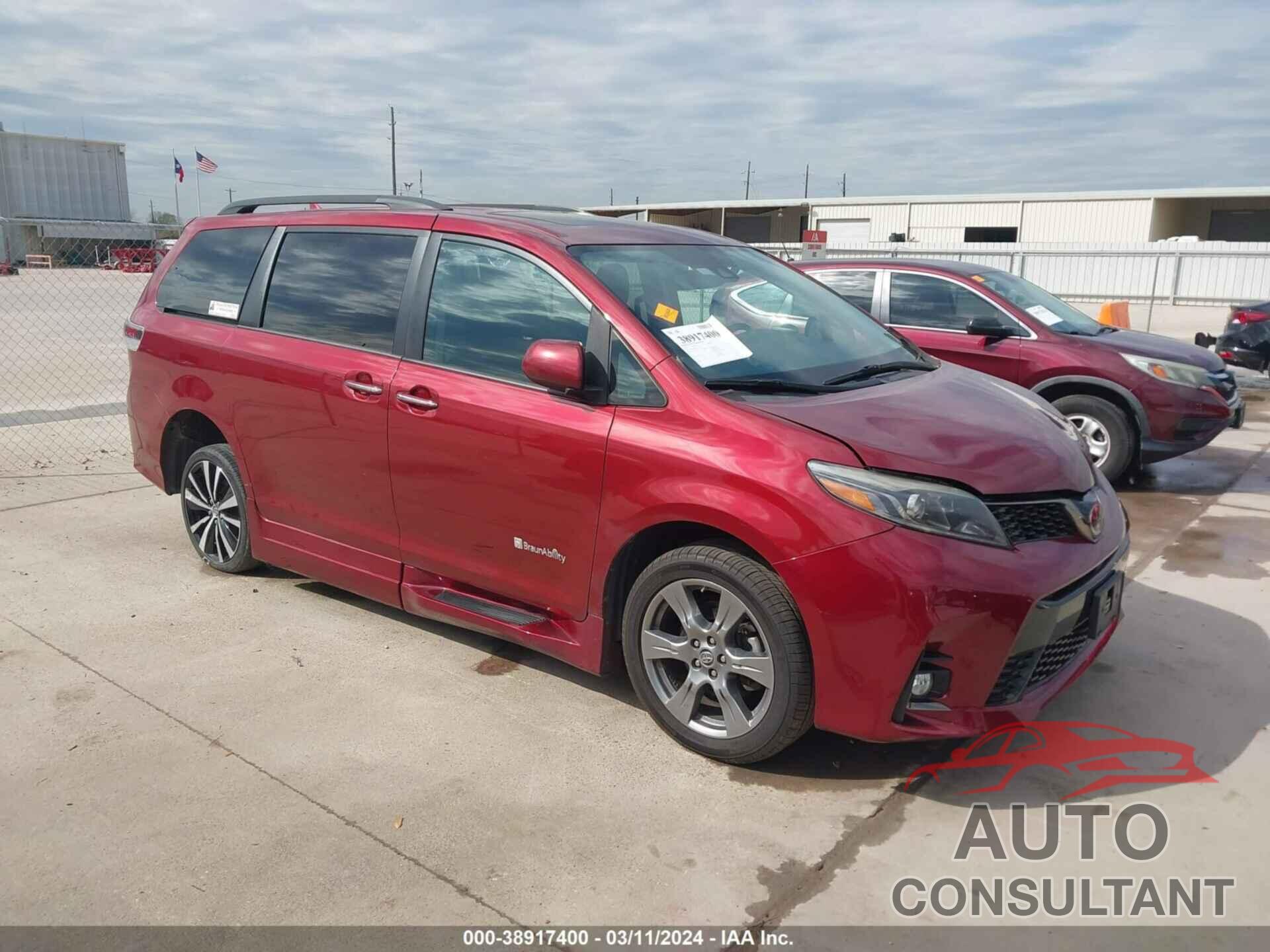 TOYOTA SIENNA 2018 - 5TDXZ3DC8JS922072