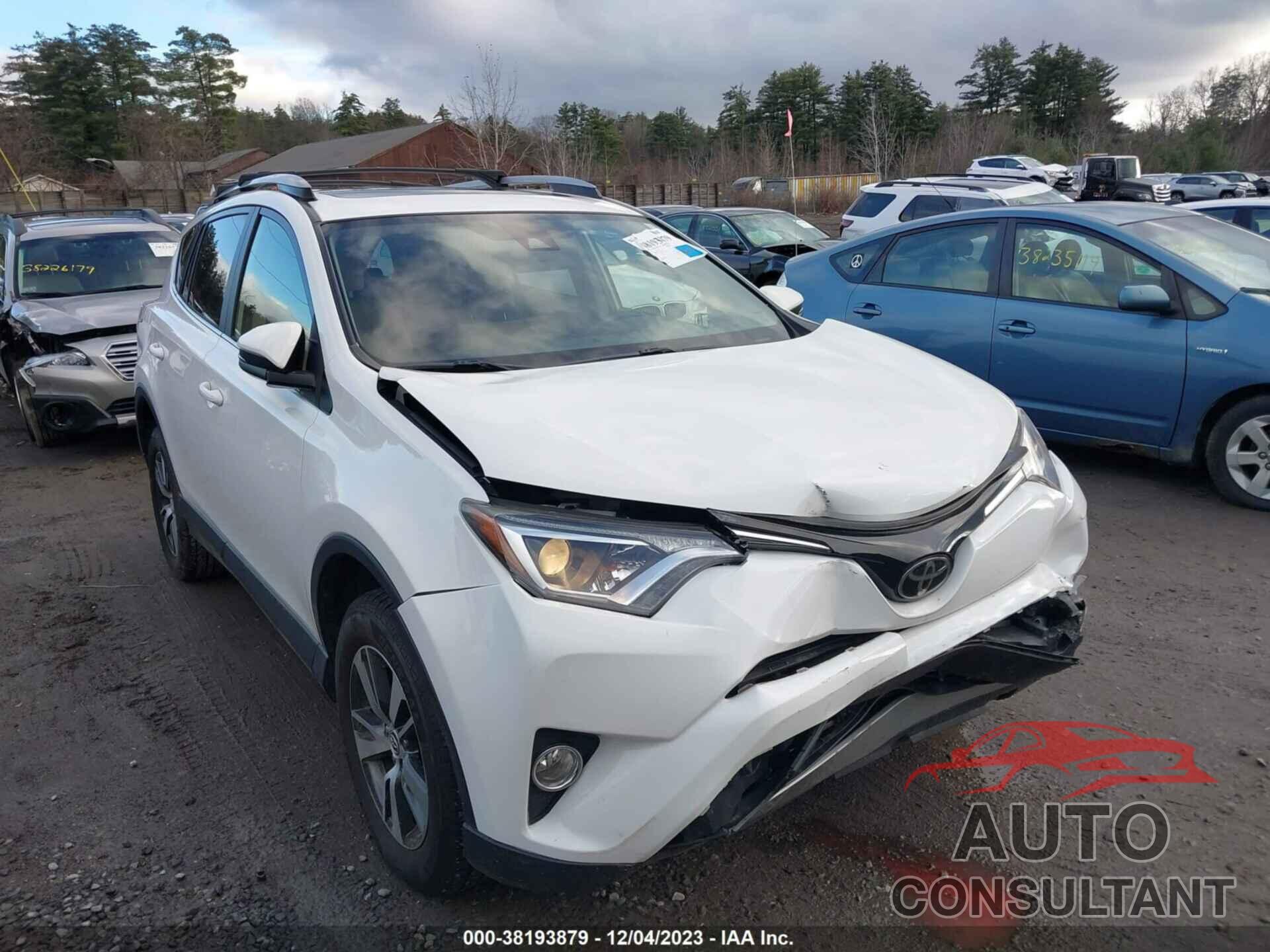 TOYOTA RAV4 2017 - JTMWFREV2HJ704336