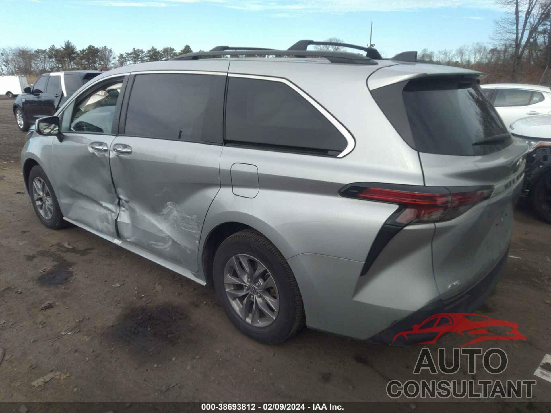 TOYOTA SIENNA 2022 - 5TDYSKFC6NS056300