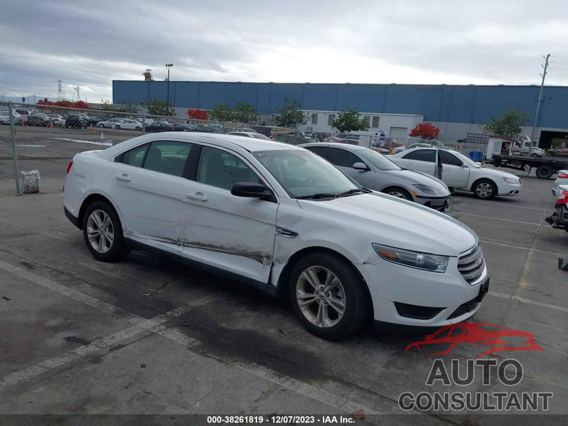 FORD TAURUS 2018 - 1FAHP2D86JG123553