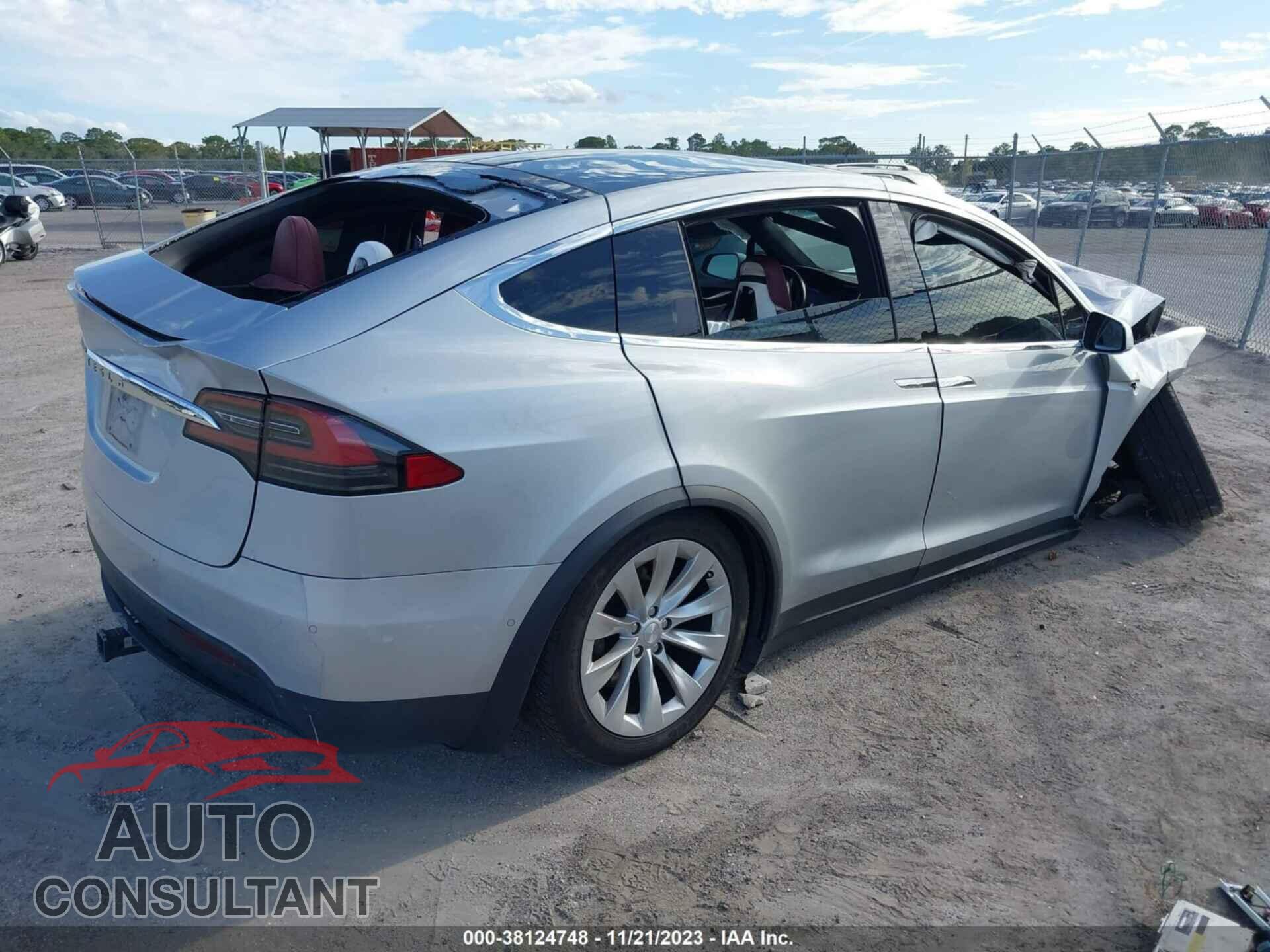TESLA MODEL X 2016 - 5YJXCAE21GF003975