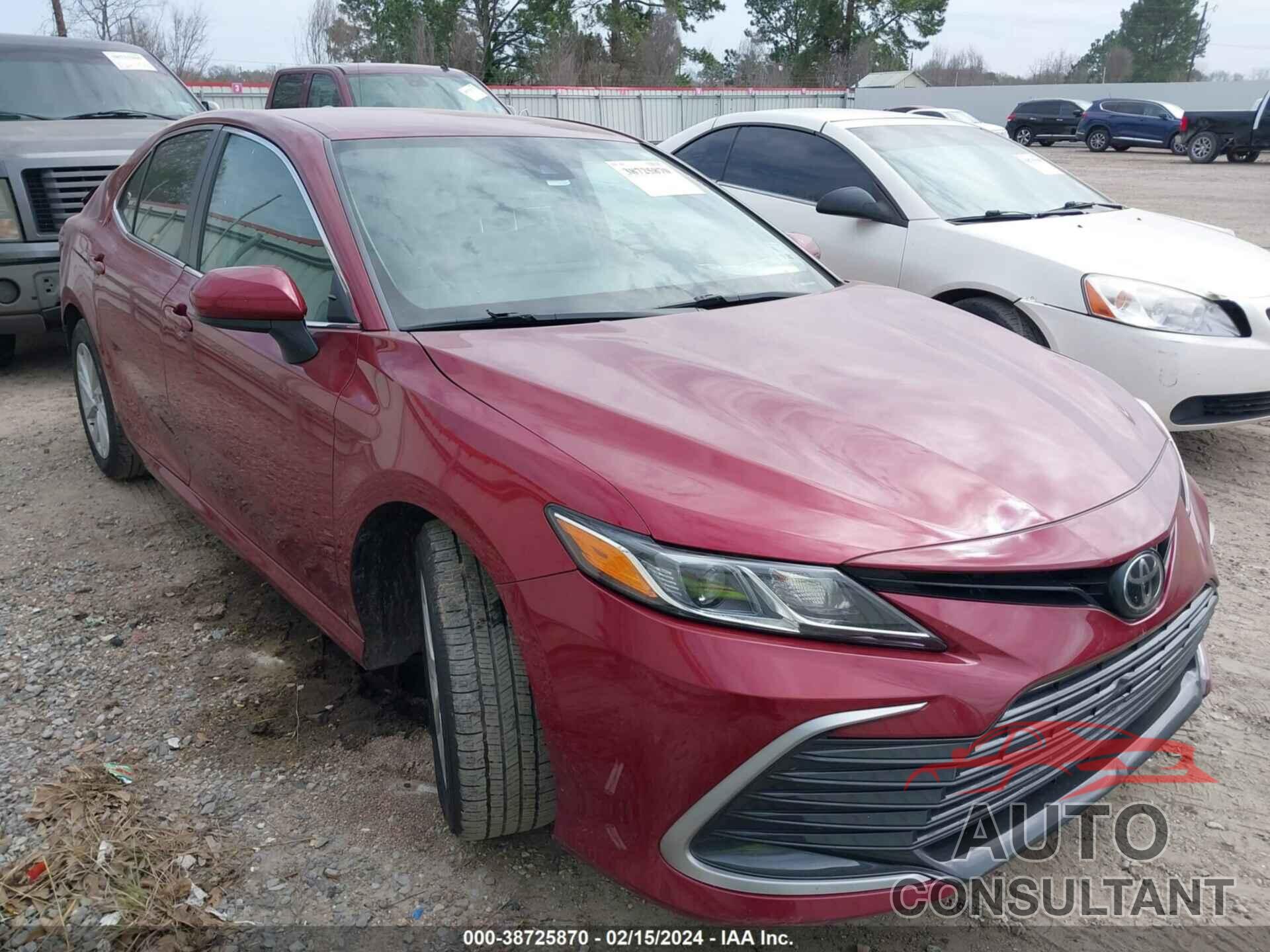 TOYOTA CAMRY 2022 - 4T1C11AK3NU623415