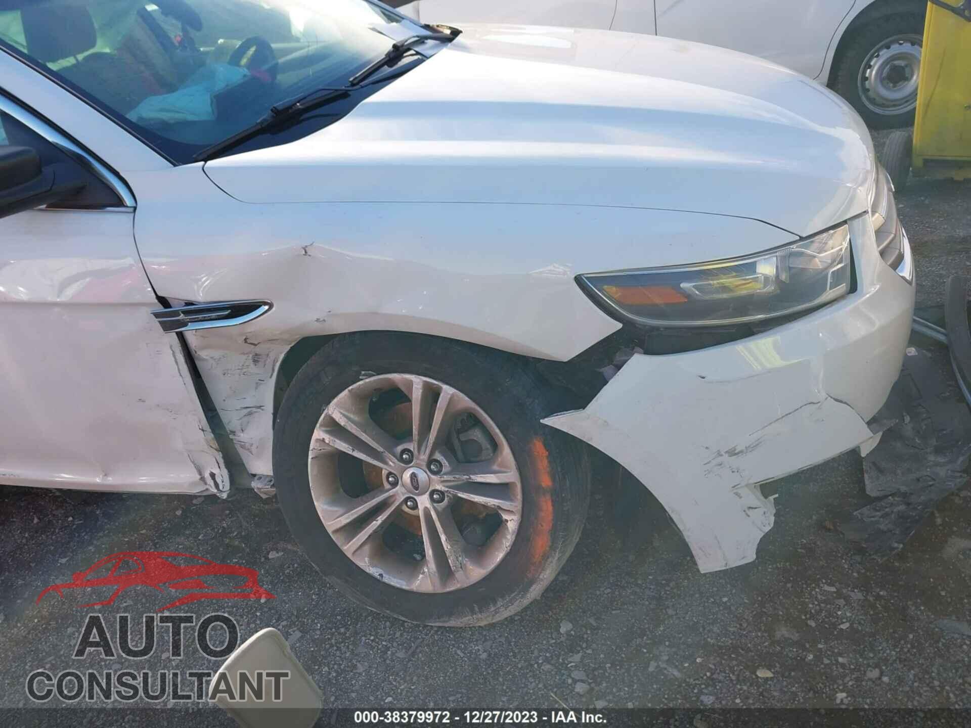 FORD TAURUS 2018 - 1FAHP2D8XJG123183