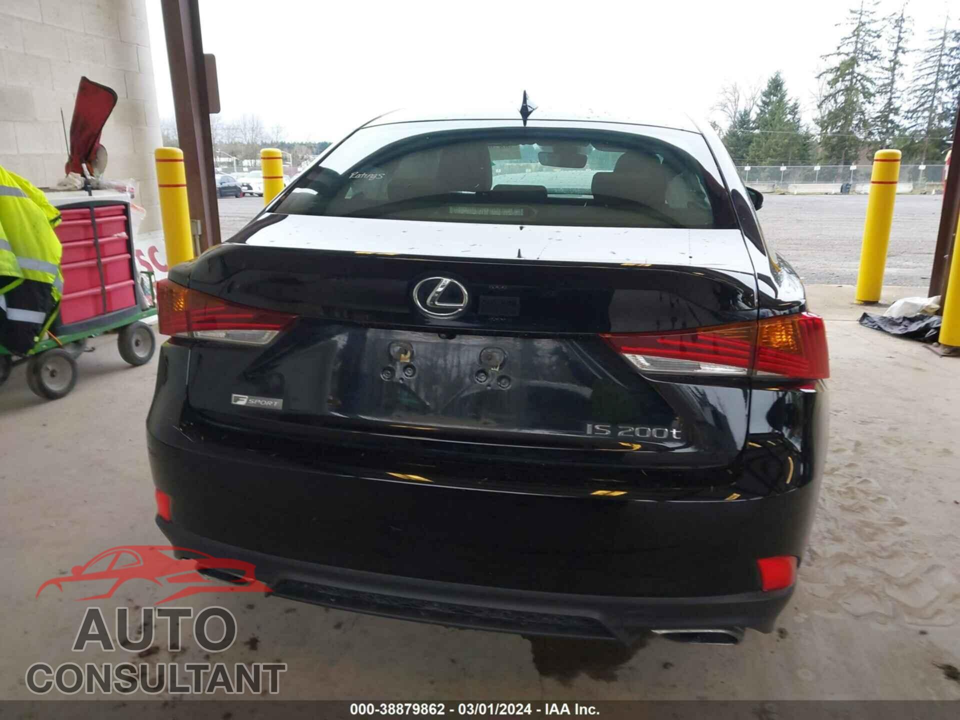 LEXUS IS 2017 - JTHBA1D28H5054277