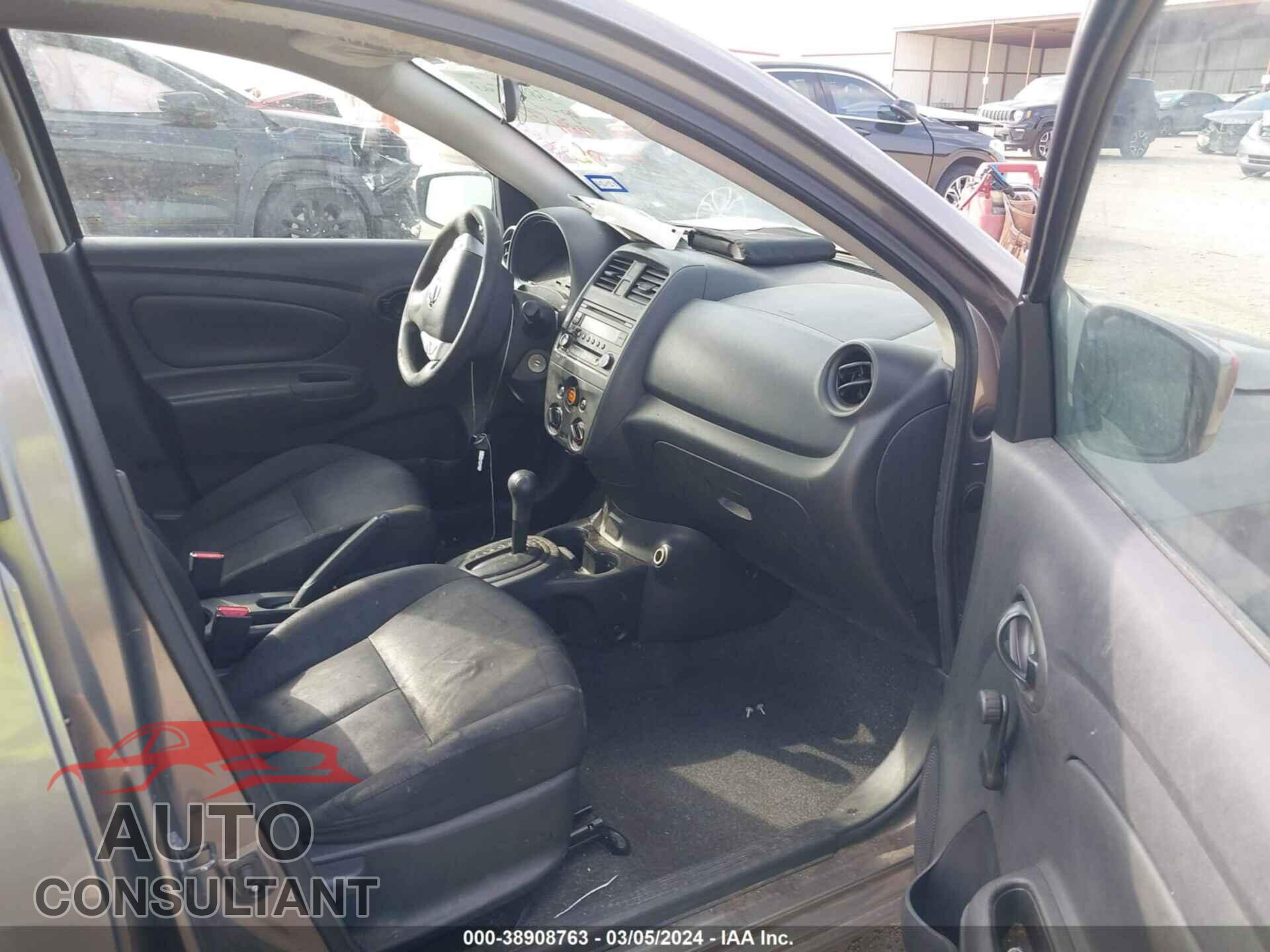 NISSAN VERSA 2017 - 3N1CN7AP7HL819771