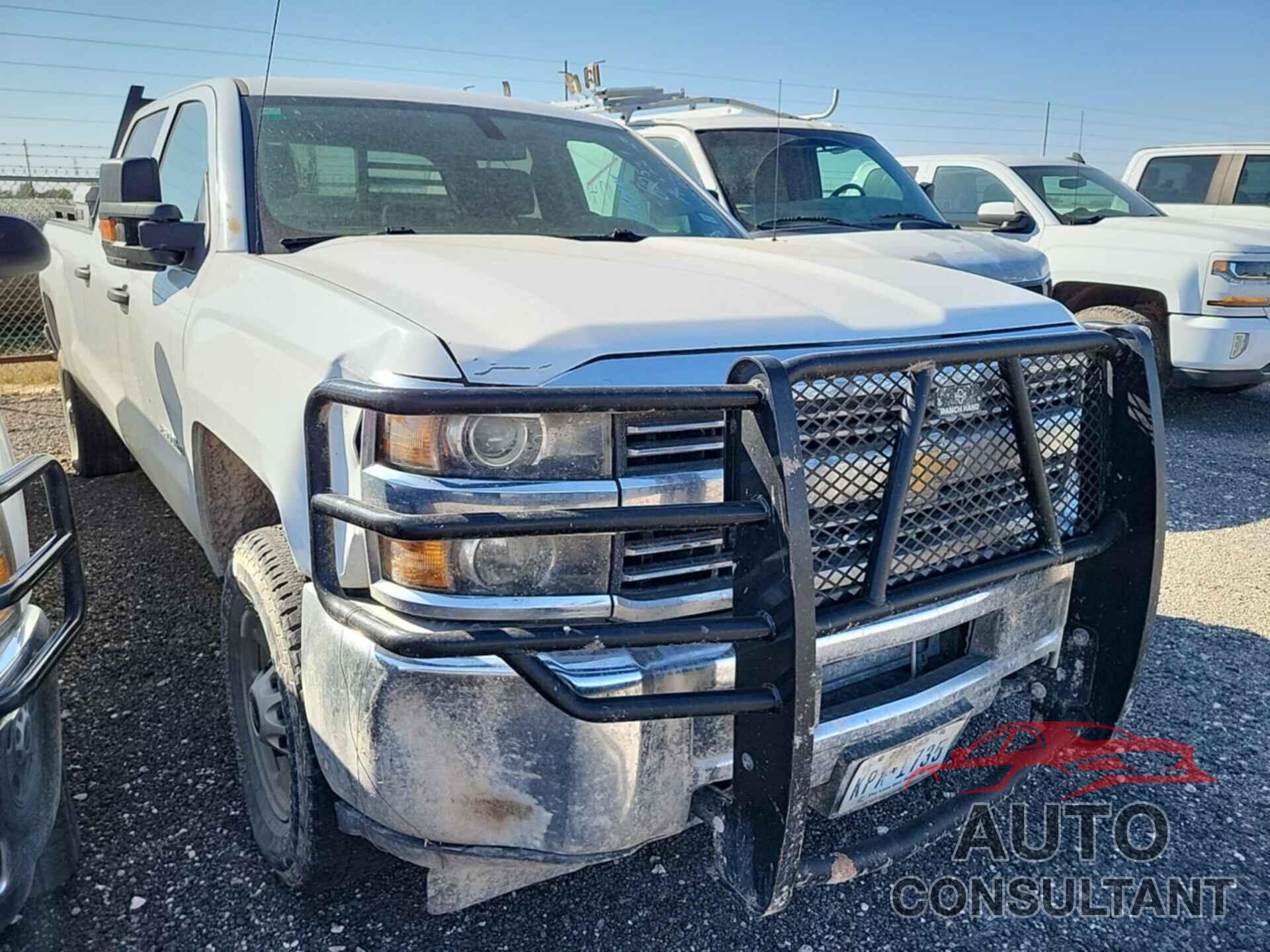 CHEVROLET SILVERADO 2500HD 2018 - 1GC1CUEG3JF179917