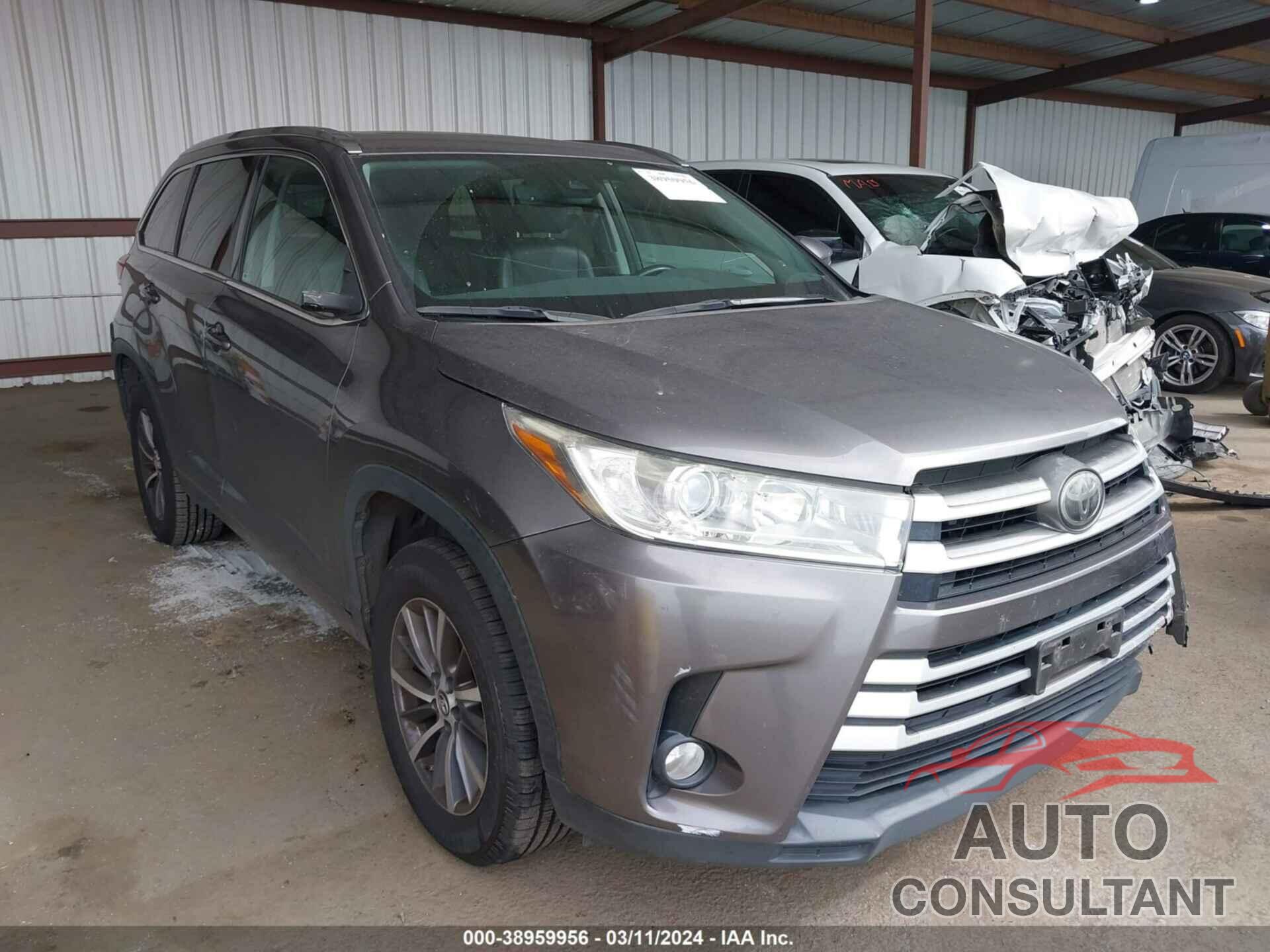 TOYOTA HIGHLANDER 2017 - 5TDKZRFH2HS515929