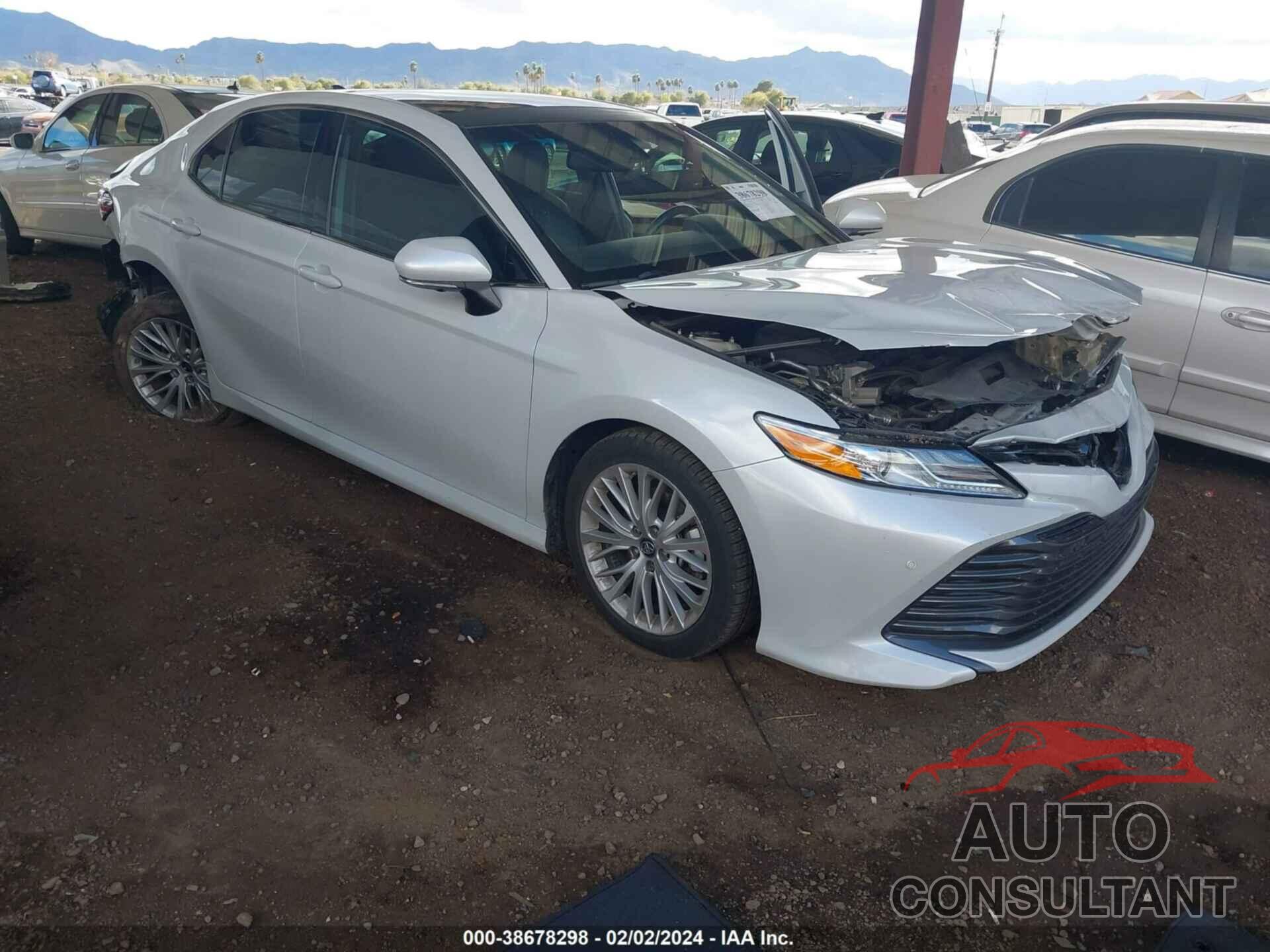 TOYOTA CAMRY 2019 - 4T1B11HK7KU811495