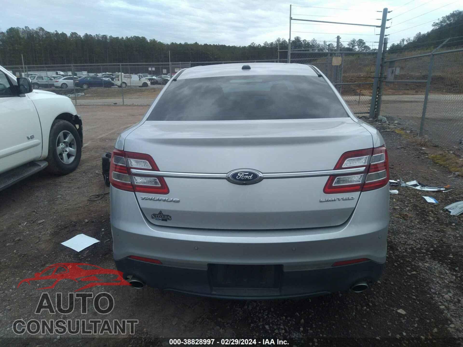 FORD TAURUS 2017 - 1FAHP2F86HG117825