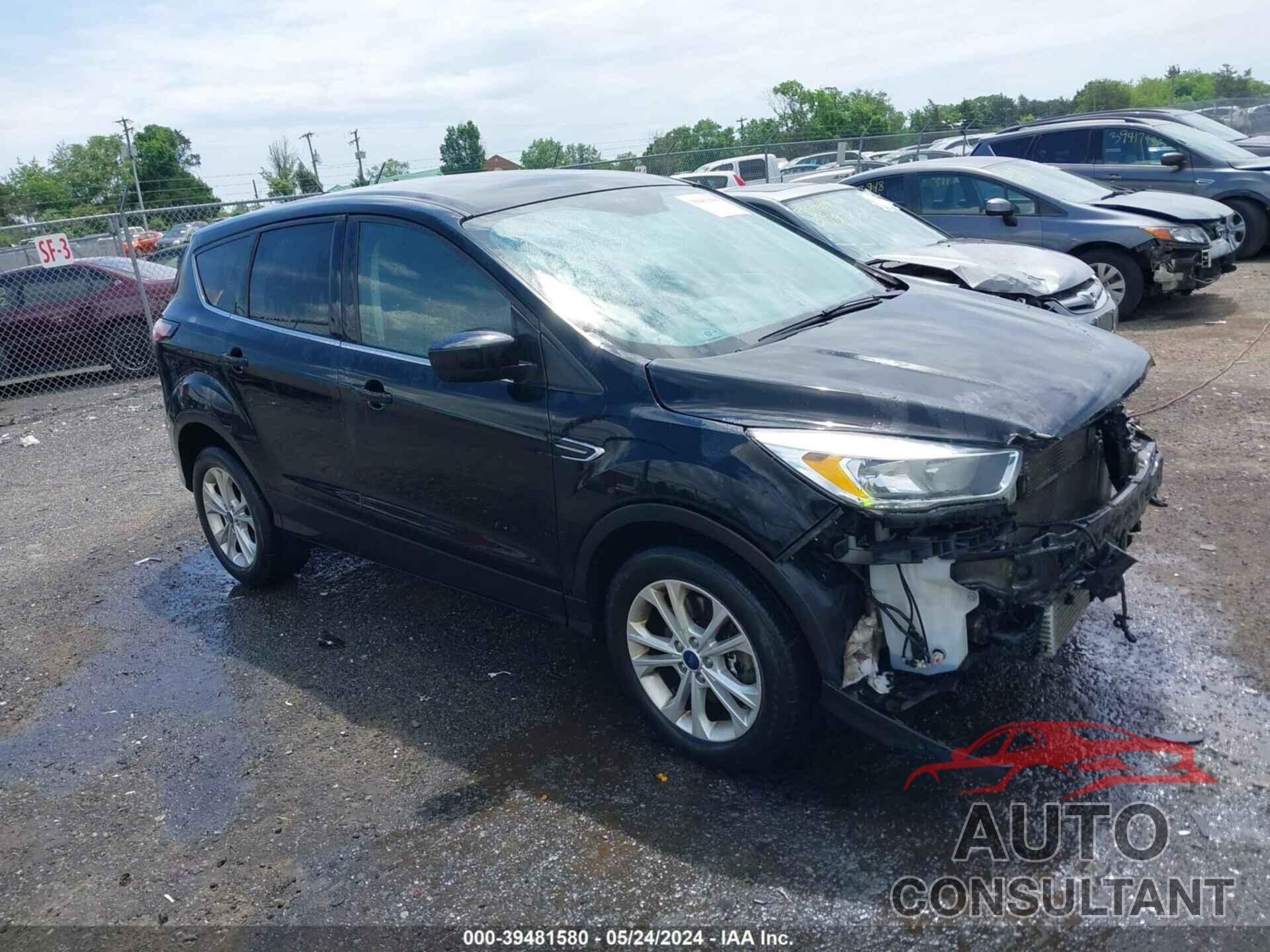 FORD ESCAPE 2017 - 1FMCU0G96HUE13210