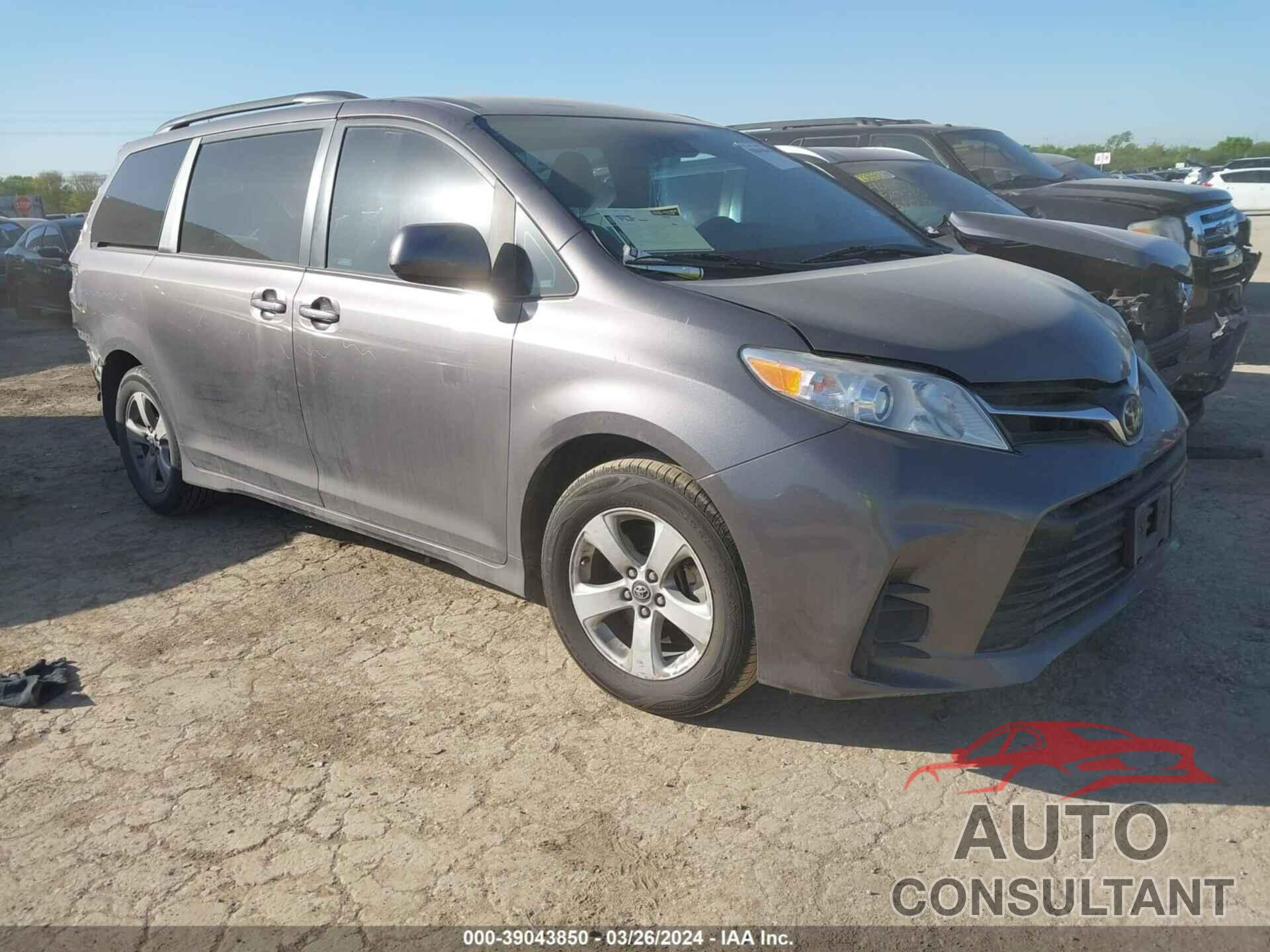 TOYOTA SIENNA 2018 - 5TDKZ3DC8JS965434