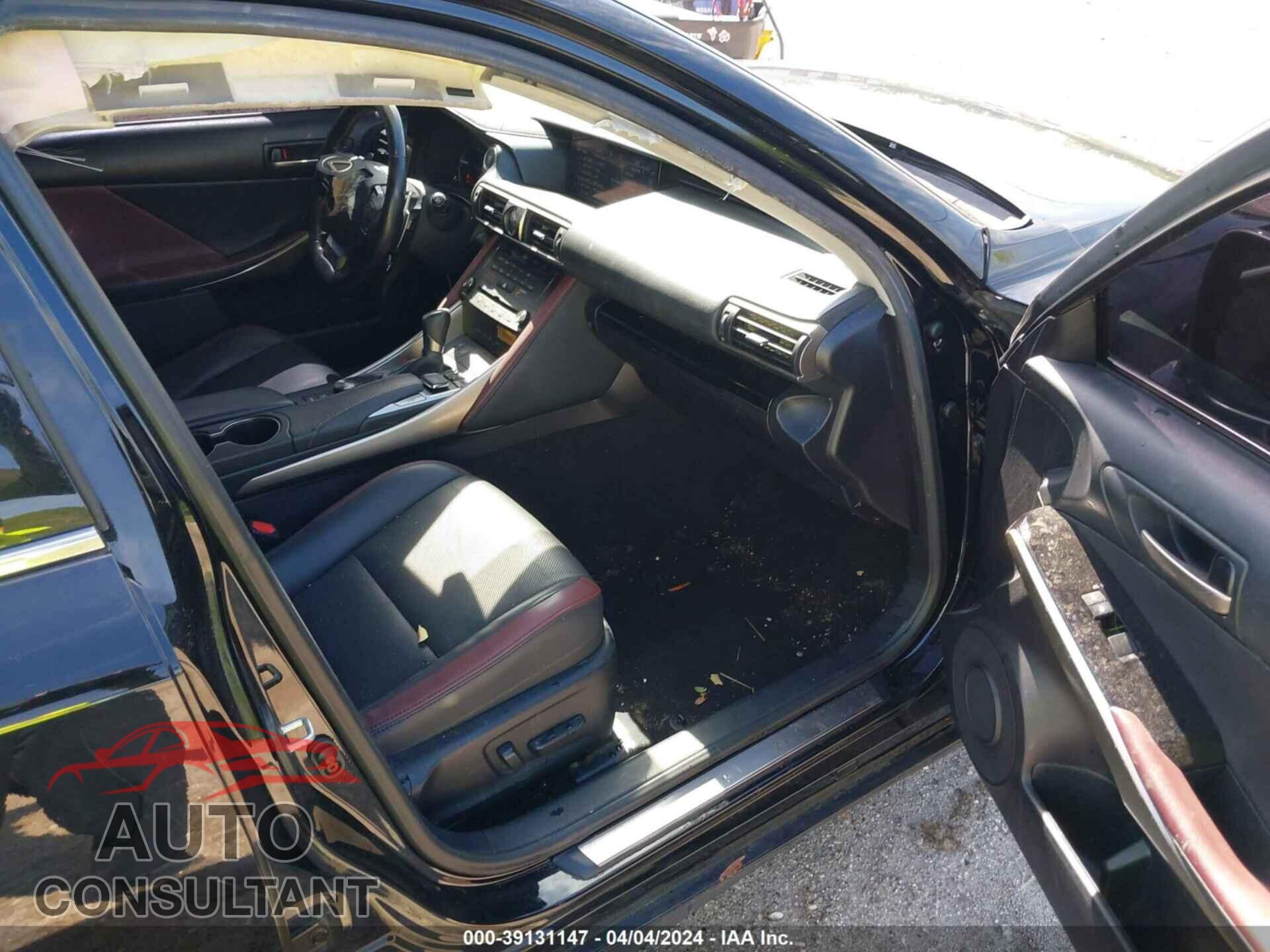 LEXUS IS 300 2020 - JTHDA1D29L5107036