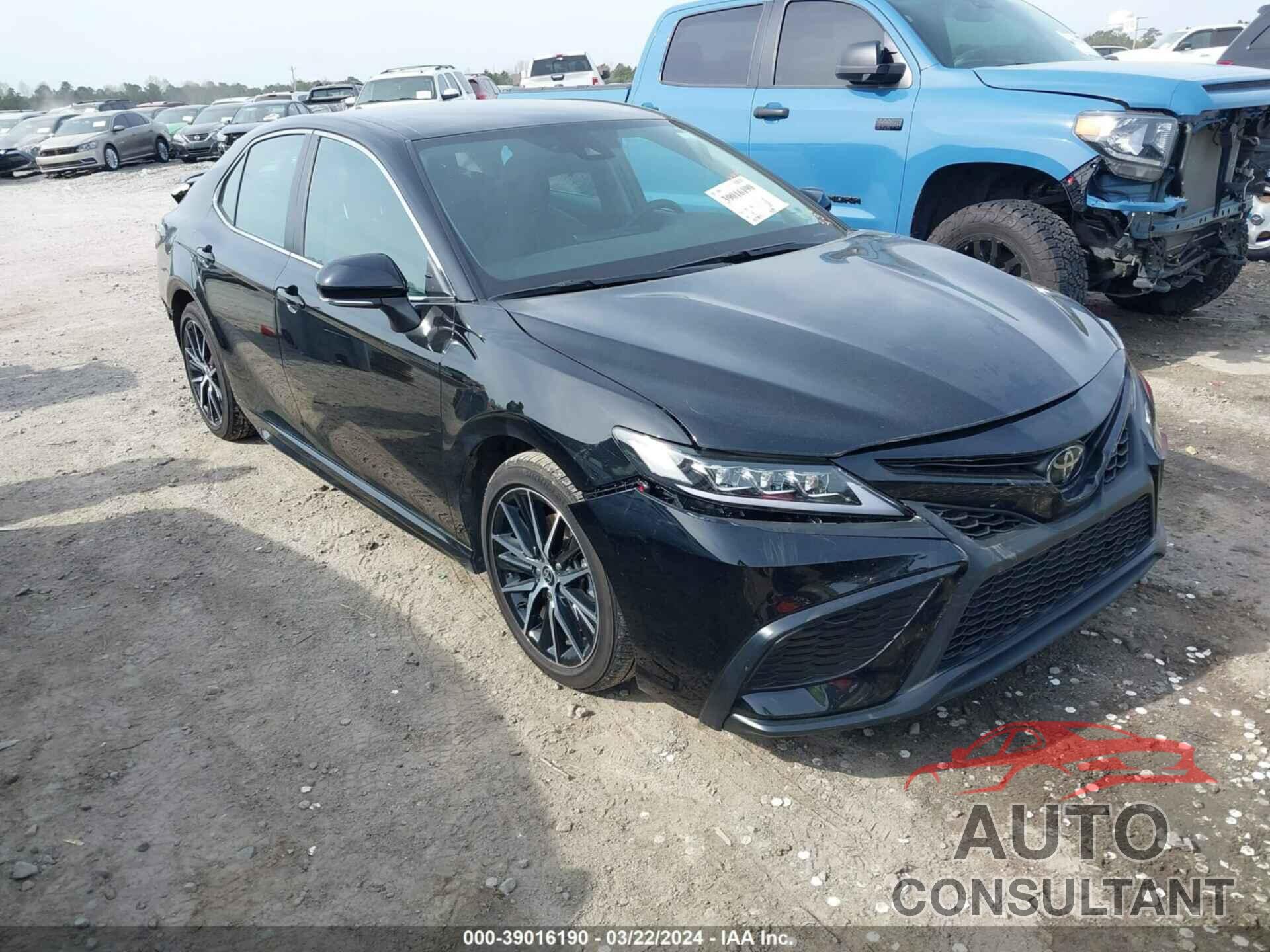 TOYOTA CAMRY 2022 - 4T1G11AK0NU058560