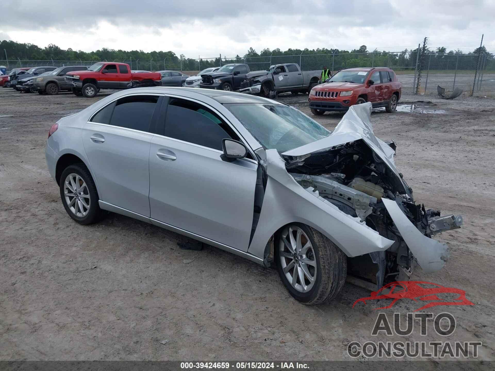 MERCEDES-BENZ A 2020 - W1K3G4EB9LJ203449