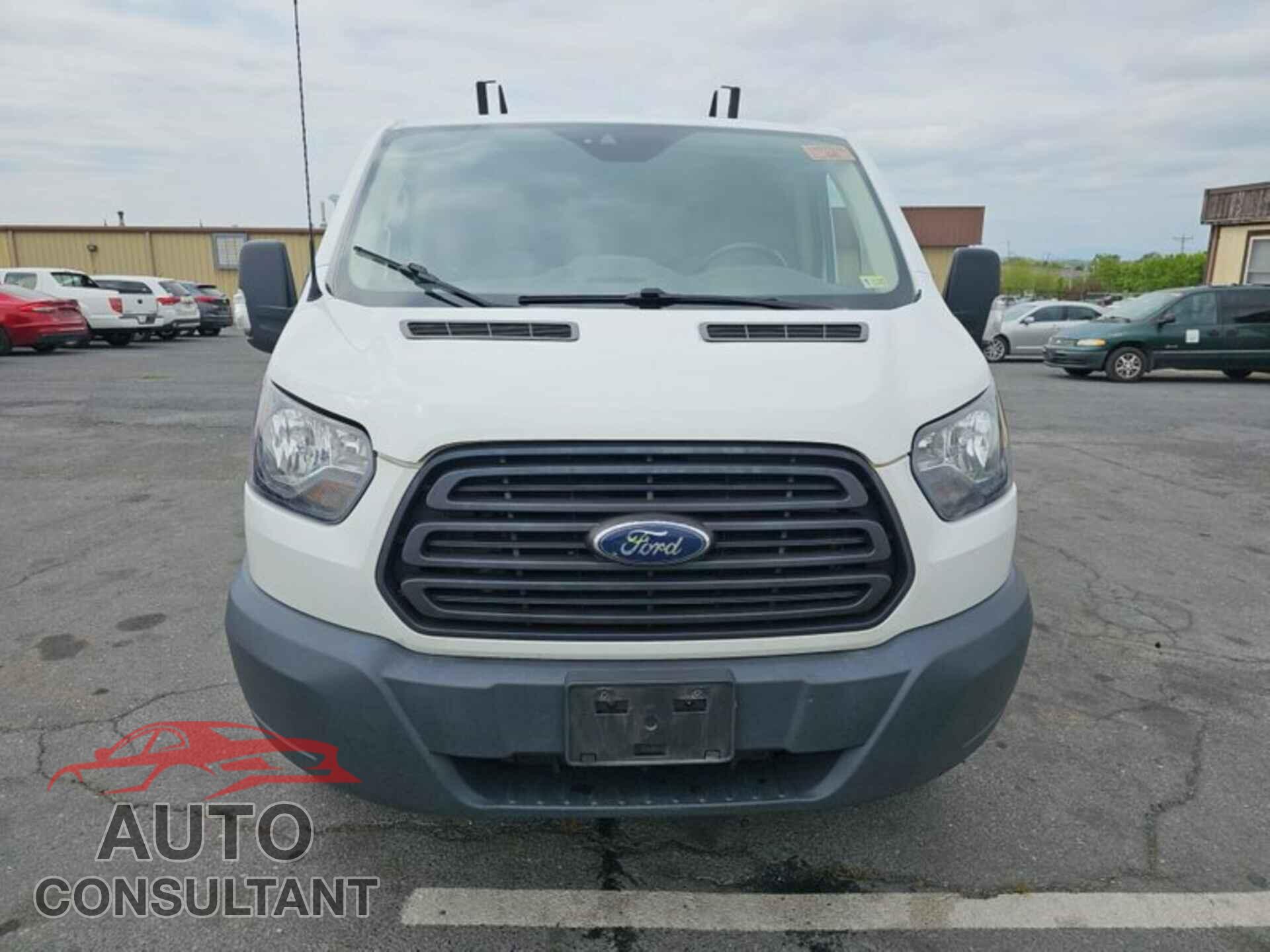 FORD TRANSIT 2017 - 1FTYR1YM5HKB49574