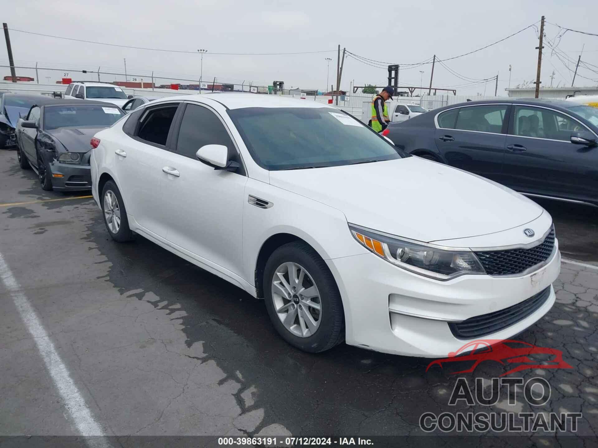 KIA OPTIMA 2018 - KNAGT4L36J5216987