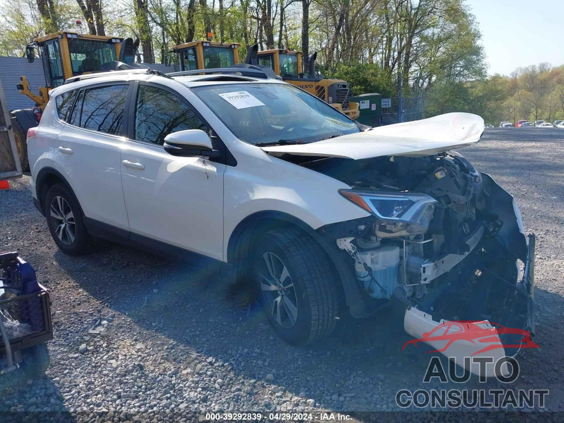 TOYOTA RAV4 2017 - JTMRFREV4HJ704271