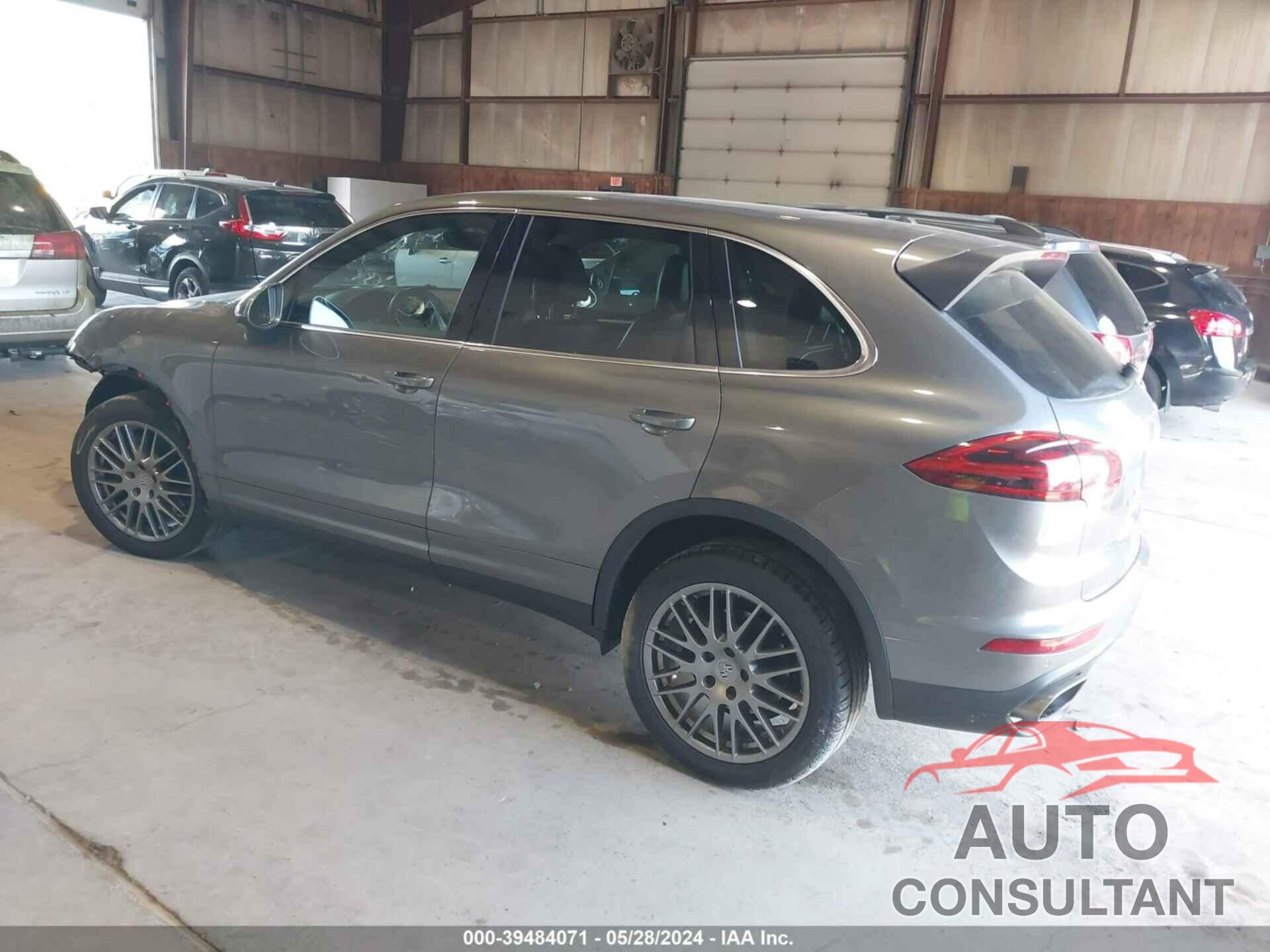 PORSCHE CAYENNE 2016 - WP1AA2A23GKA15781