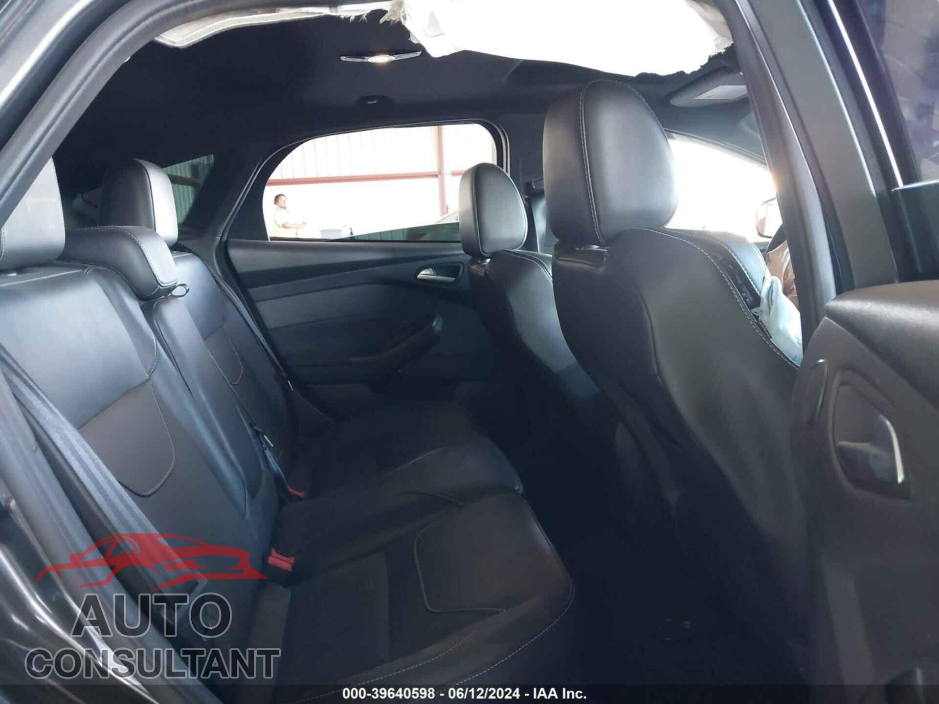 FORD FOCUS ST 2017 - 1FADP3L98HL277844