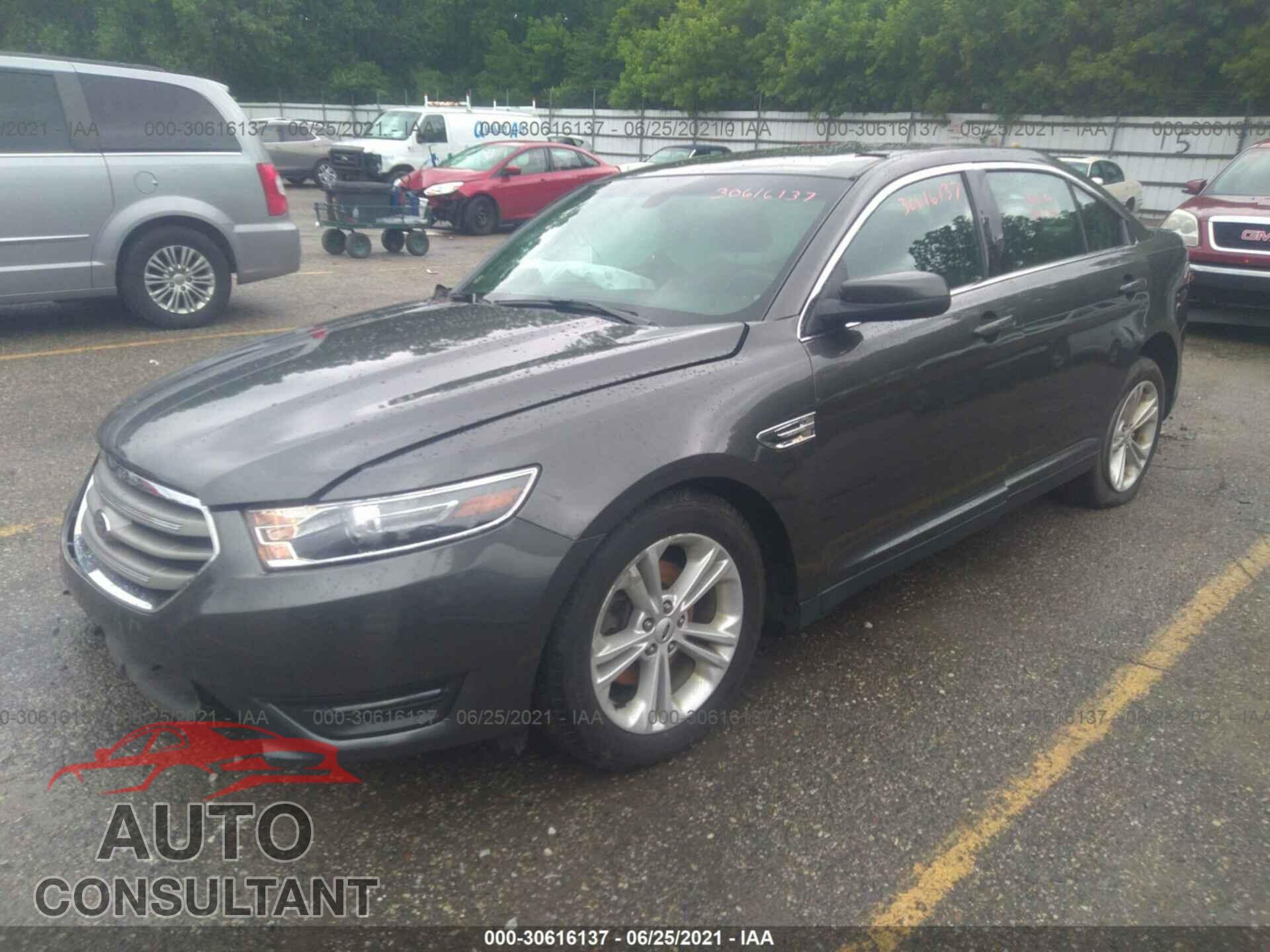 FORD TAURUS 2018 - 1FAHP2E82JG113830
