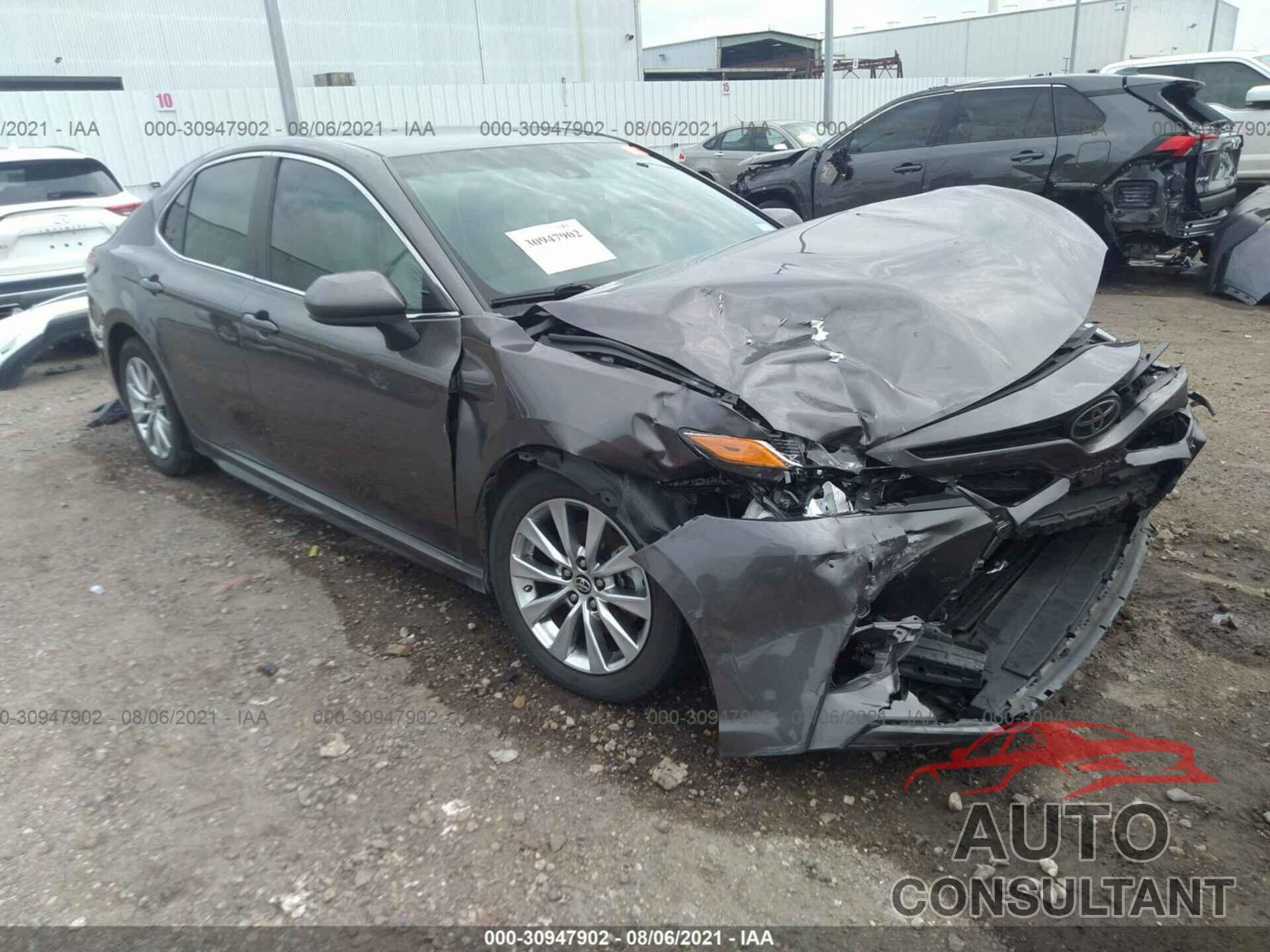 TOYOTA CAMRY 2018 - 4T1B11HK7JU026389
