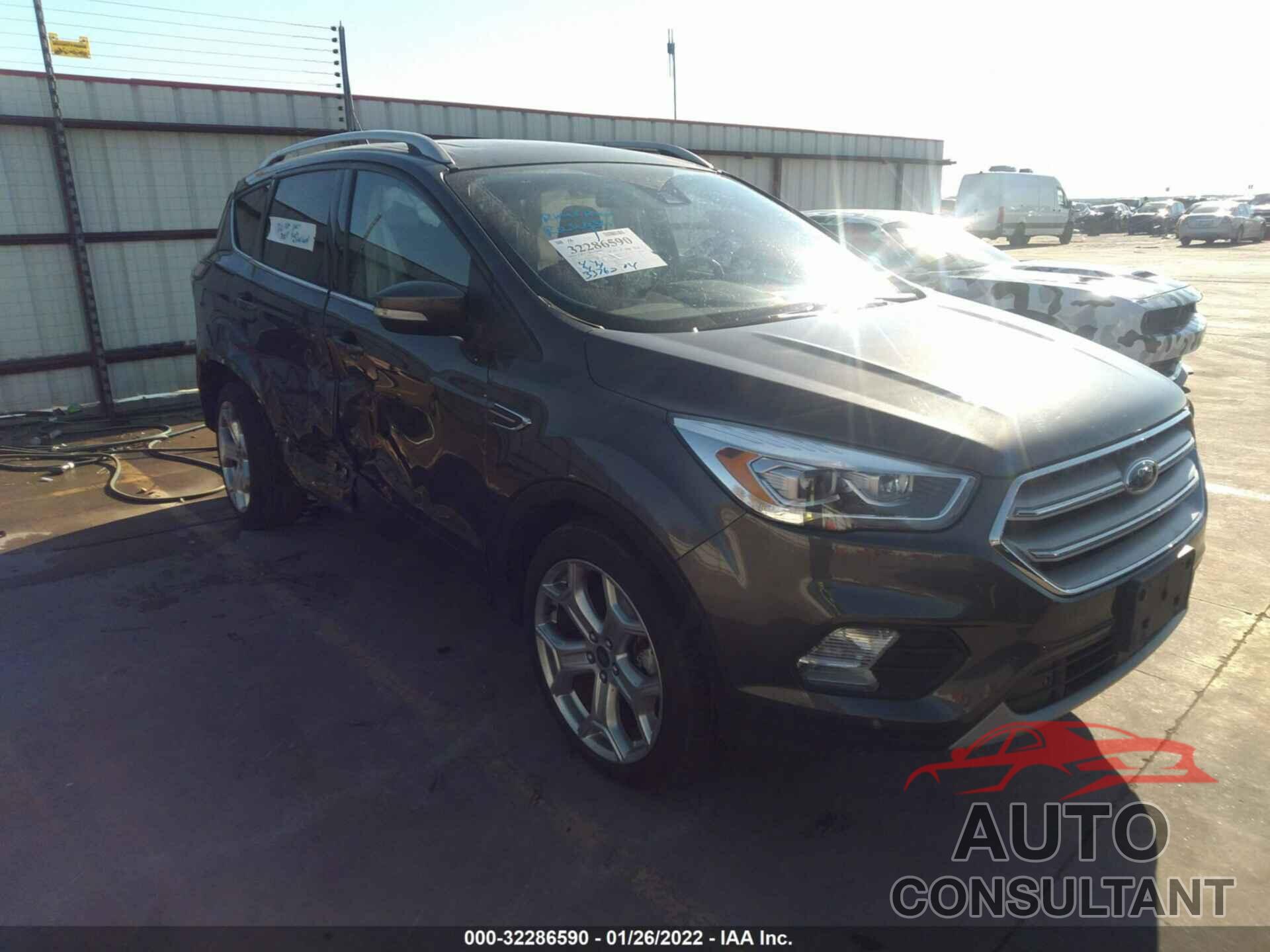 FORD ESCAPE 2018 - 1FMCU0J96JUD50205