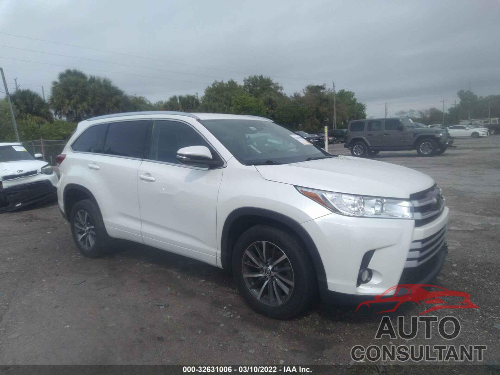 TOYOTA HIGHLANDER 2017 - 5TDKZRFH9HS512395