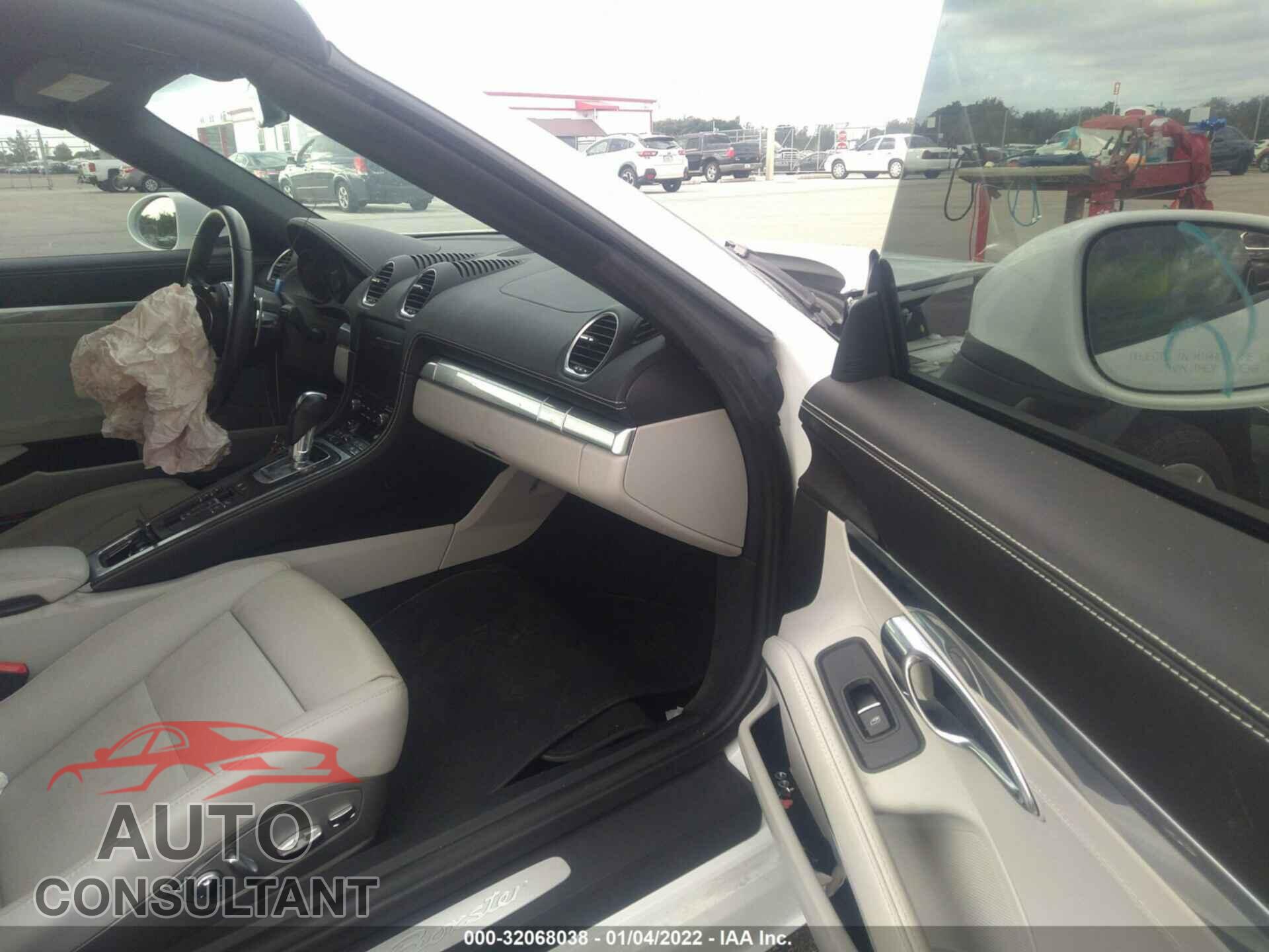 PORSCHE 718 BOXSTER 2018 - WP0CA2A83JS210706