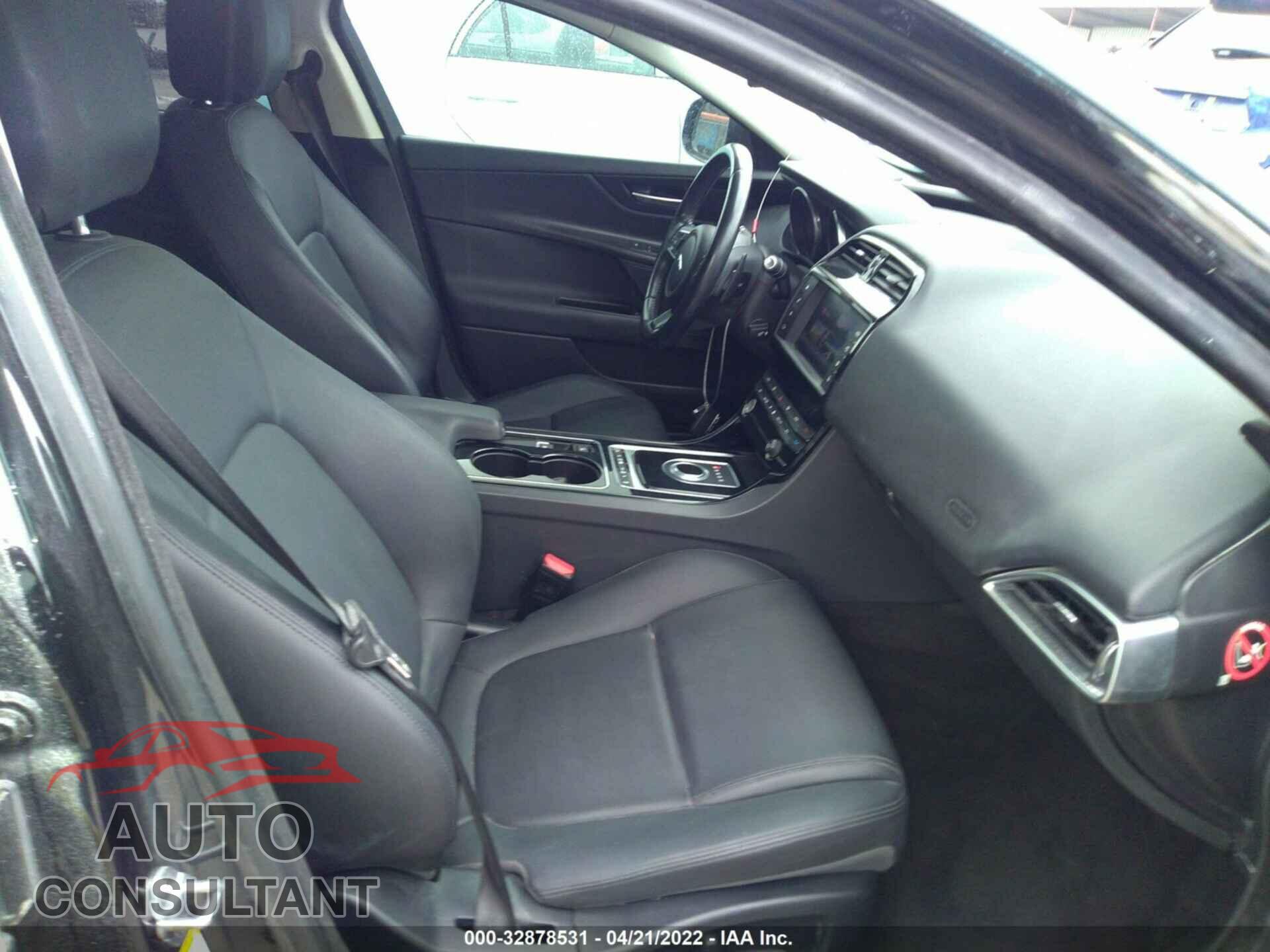 JAGUAR XE 2017 - SAJAR4BG3HA970377