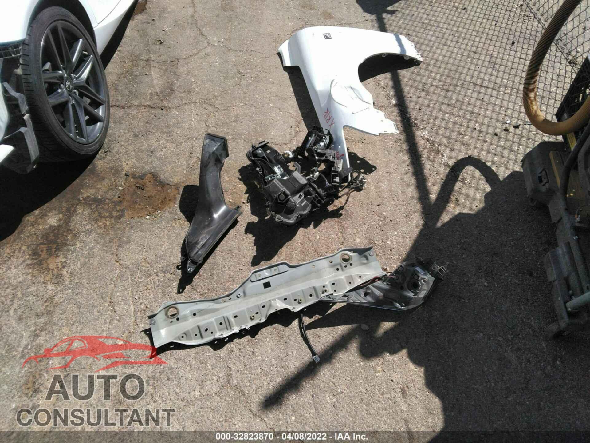 LEXUS IS 2017 - JTHBA1D29H5060976