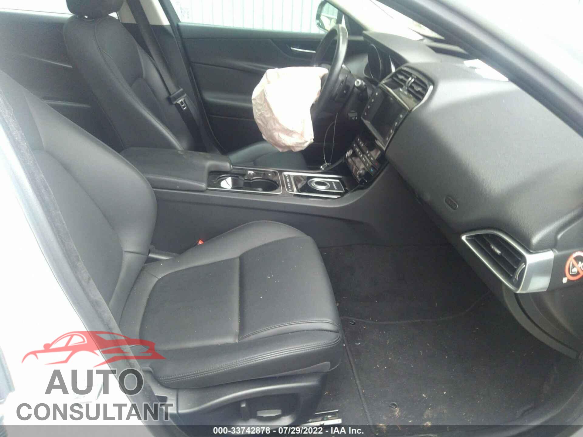 JAGUAR XE 2017 - SAJAR4BG3HA966524