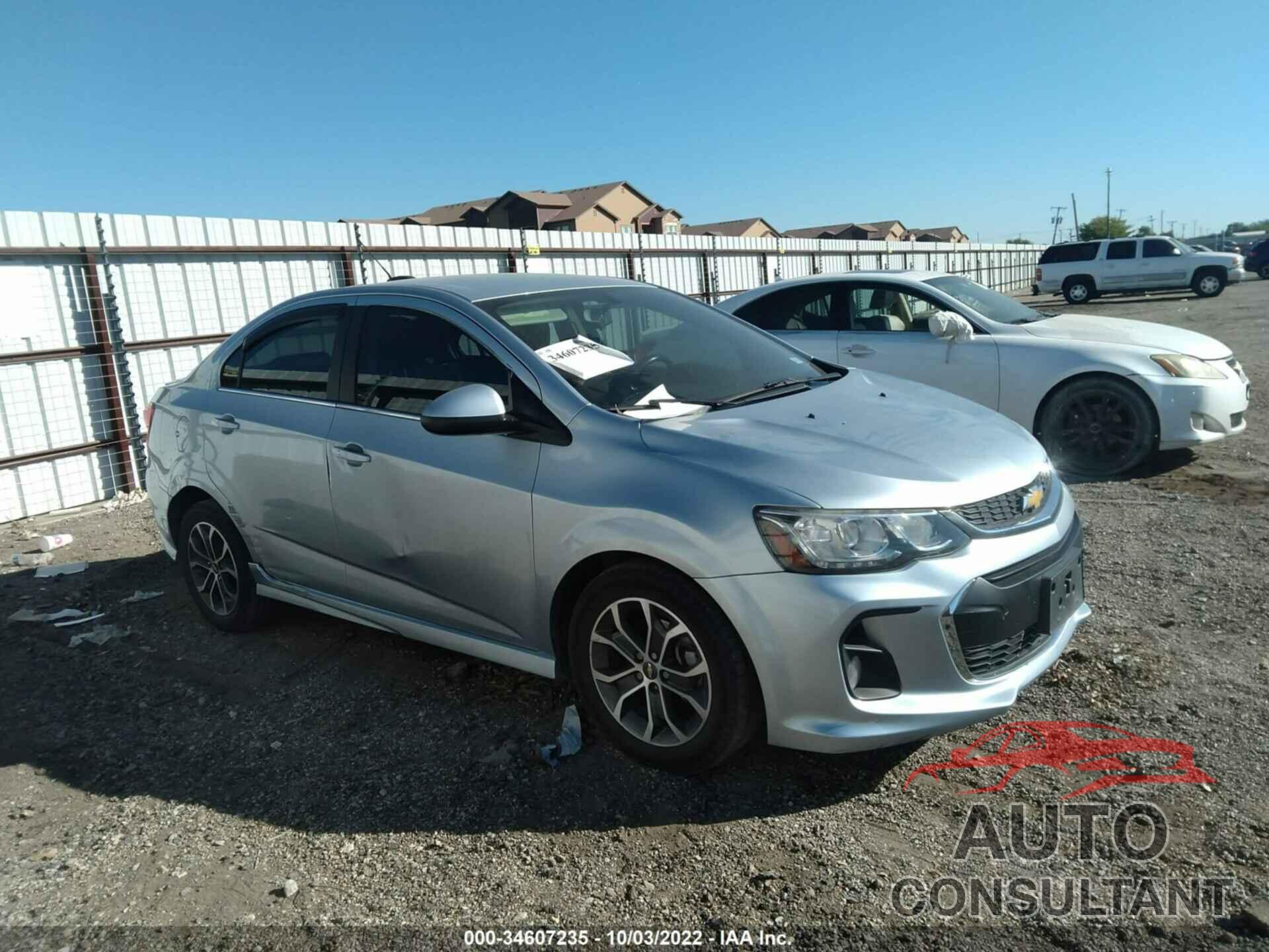 CHEVROLET SONIC 2017 - 1G1JD5SH9H4104752