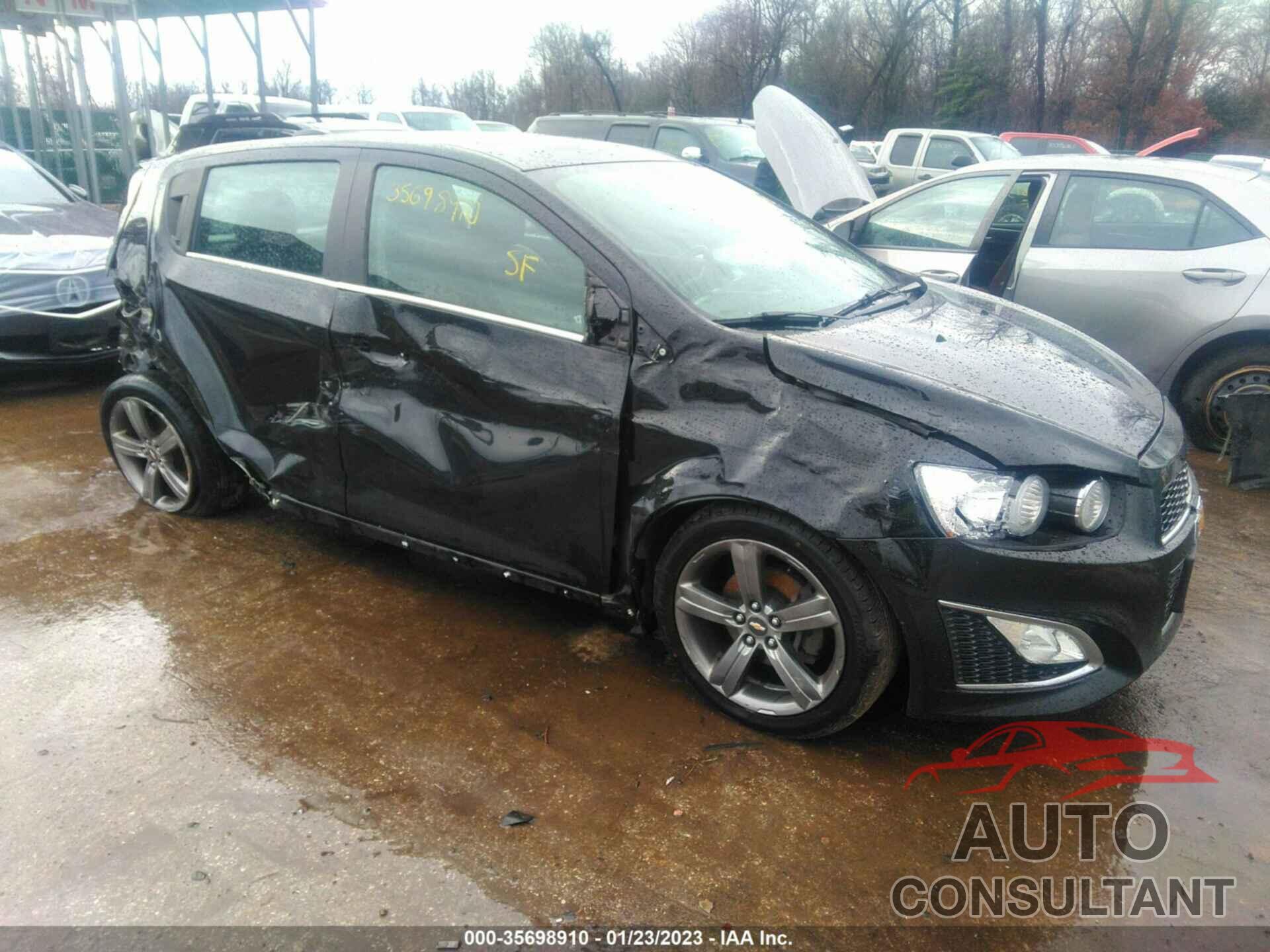 CHEVROLET SONIC 2016 - 1G1JG6SB8G4126359