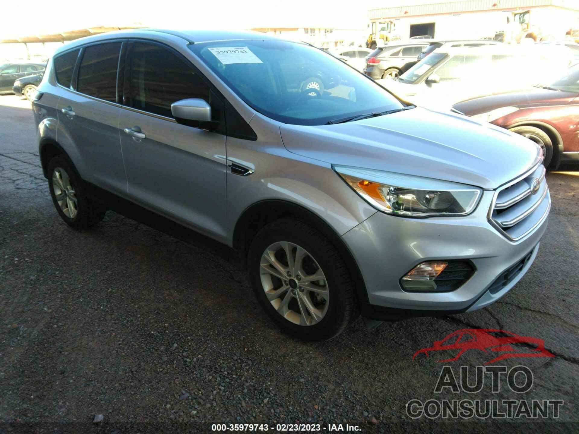 FORD ESCAPE 2017 - 1FMCU0GD9HUC80558